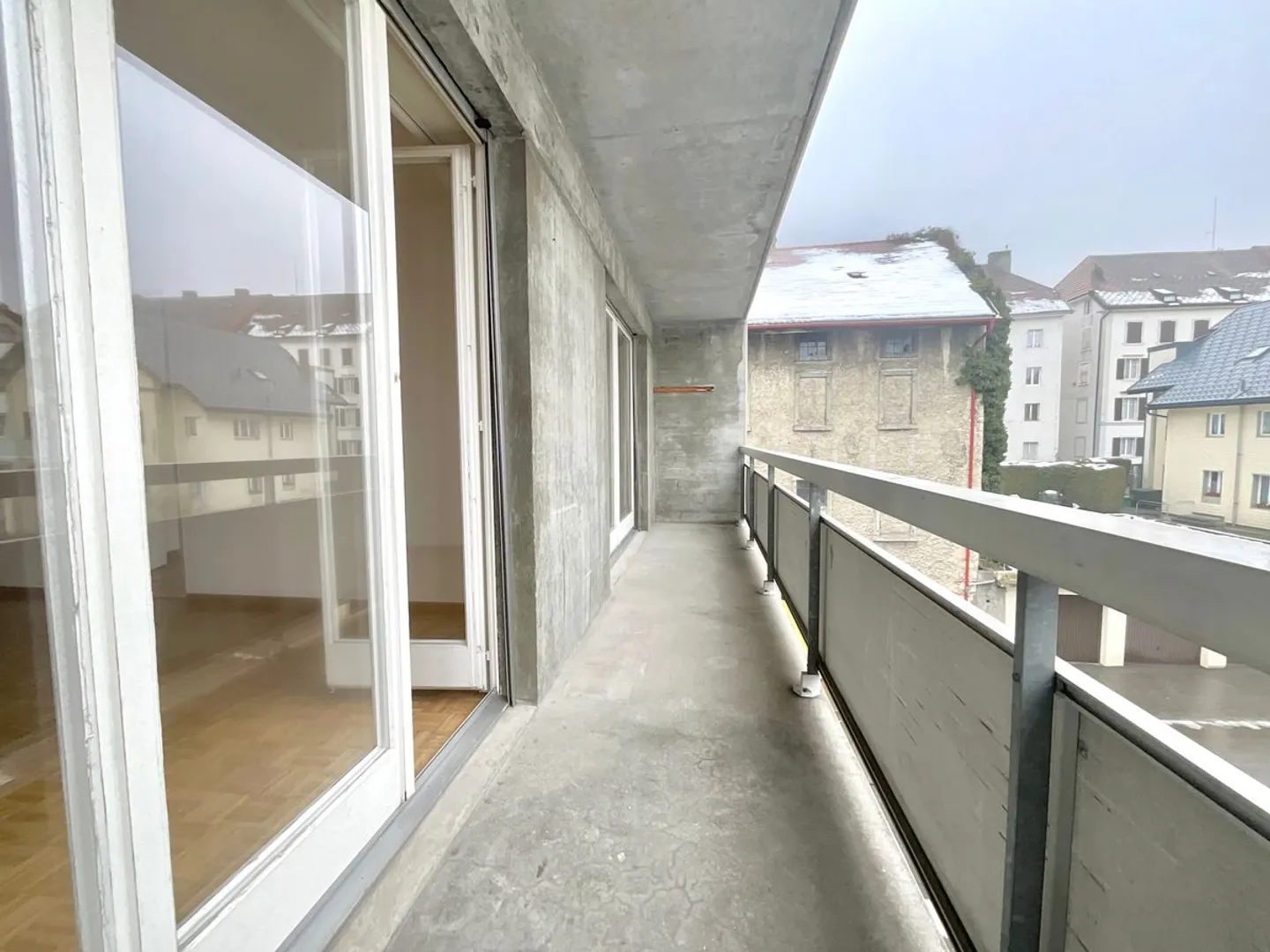 Charming 3.5-room apartment with balcony - Photo 3 of 7