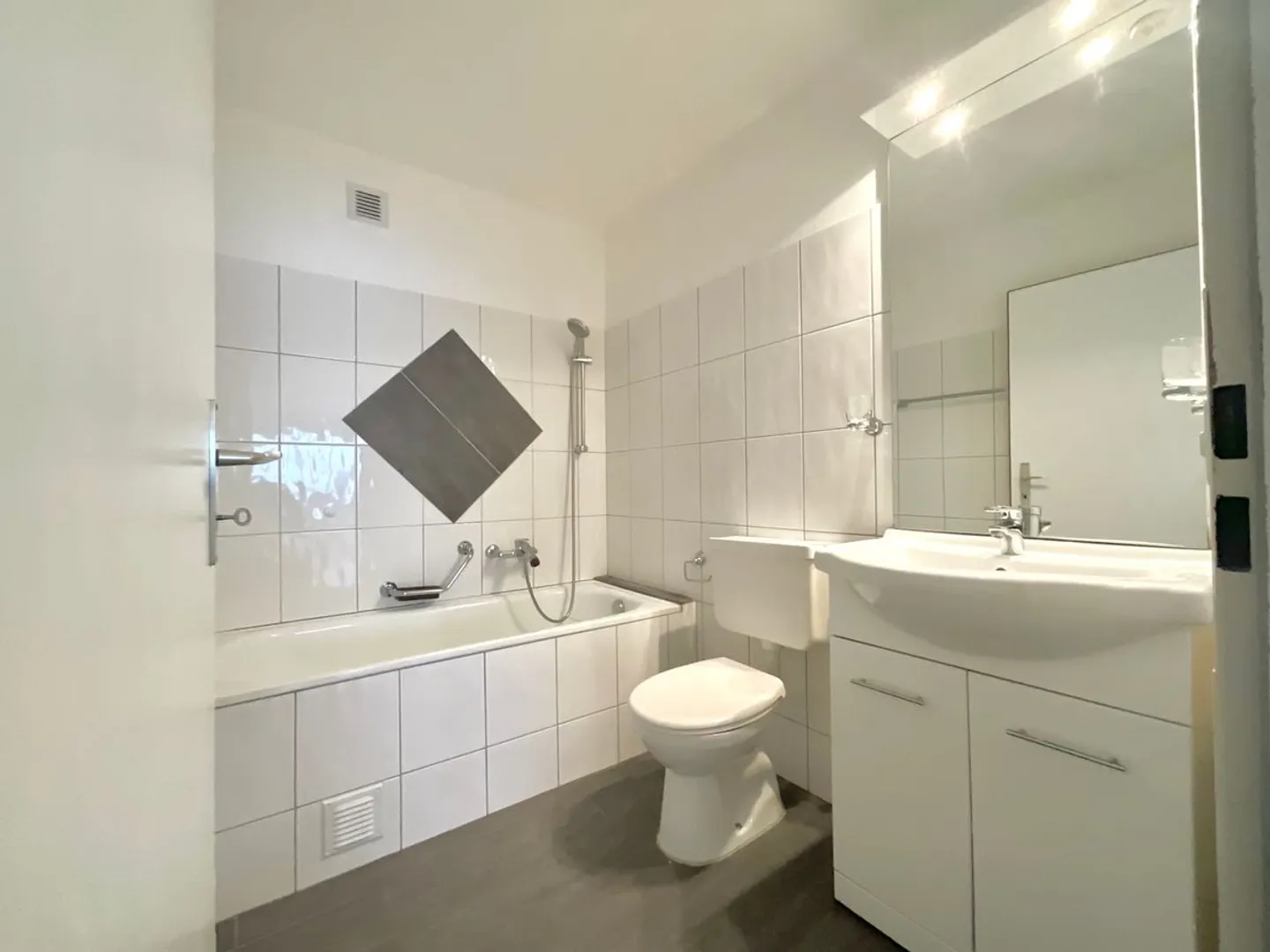Charming 3.5-room apartment with balcony - Photo 6 of 7