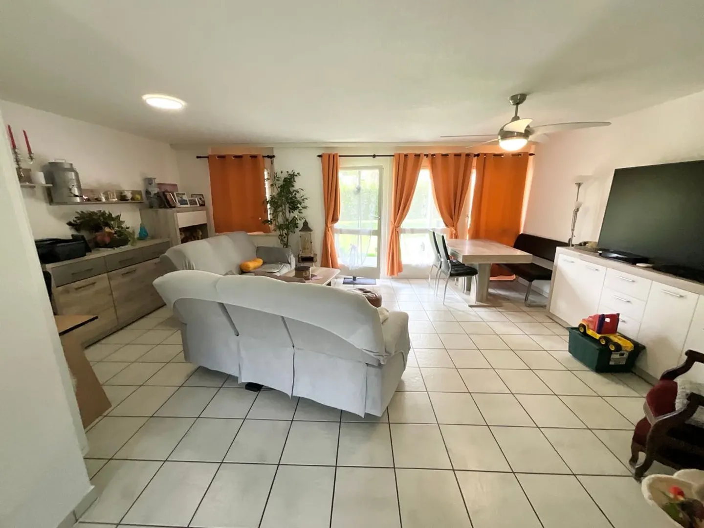 Spacieux appartement de 4,5 pièces avec terrasse et balcon - Photo 1 of 6