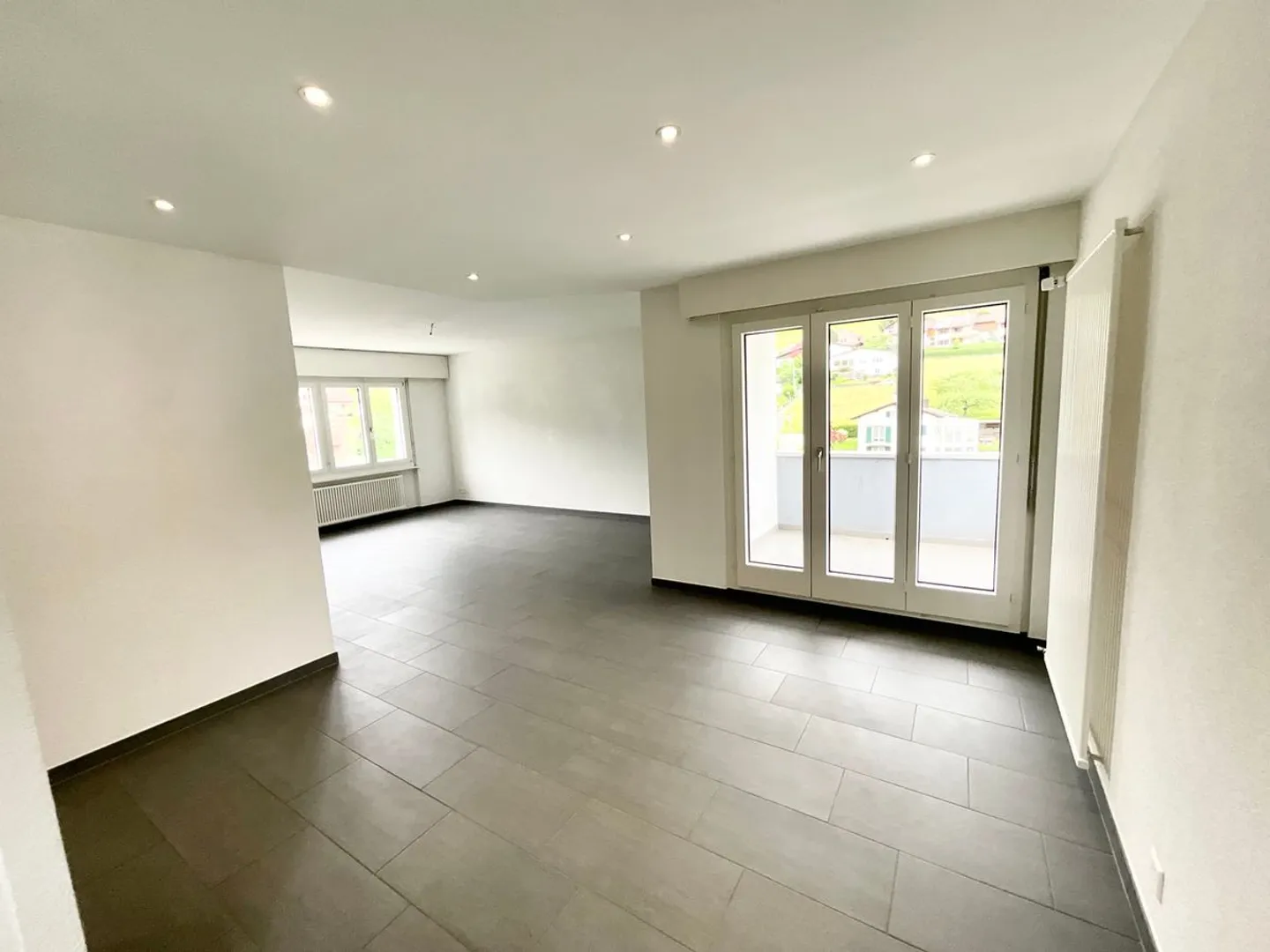 Schöne helle 4,5-Zimmer-Wohnung mit Balkon - Foto 3 von 8