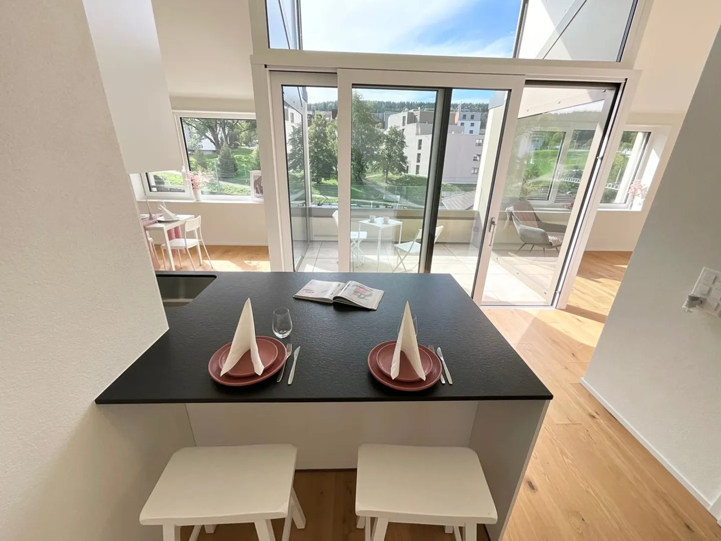 New 3.5-room apartments with loggia - Modern and ecological building in the heart of the village - Photo 6 of 13
