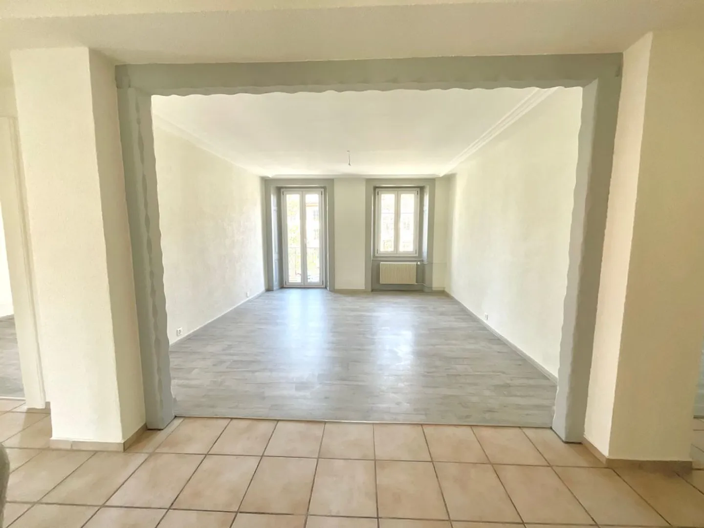 Super 4.5-room apartment with balcony - Photo 7 of 10