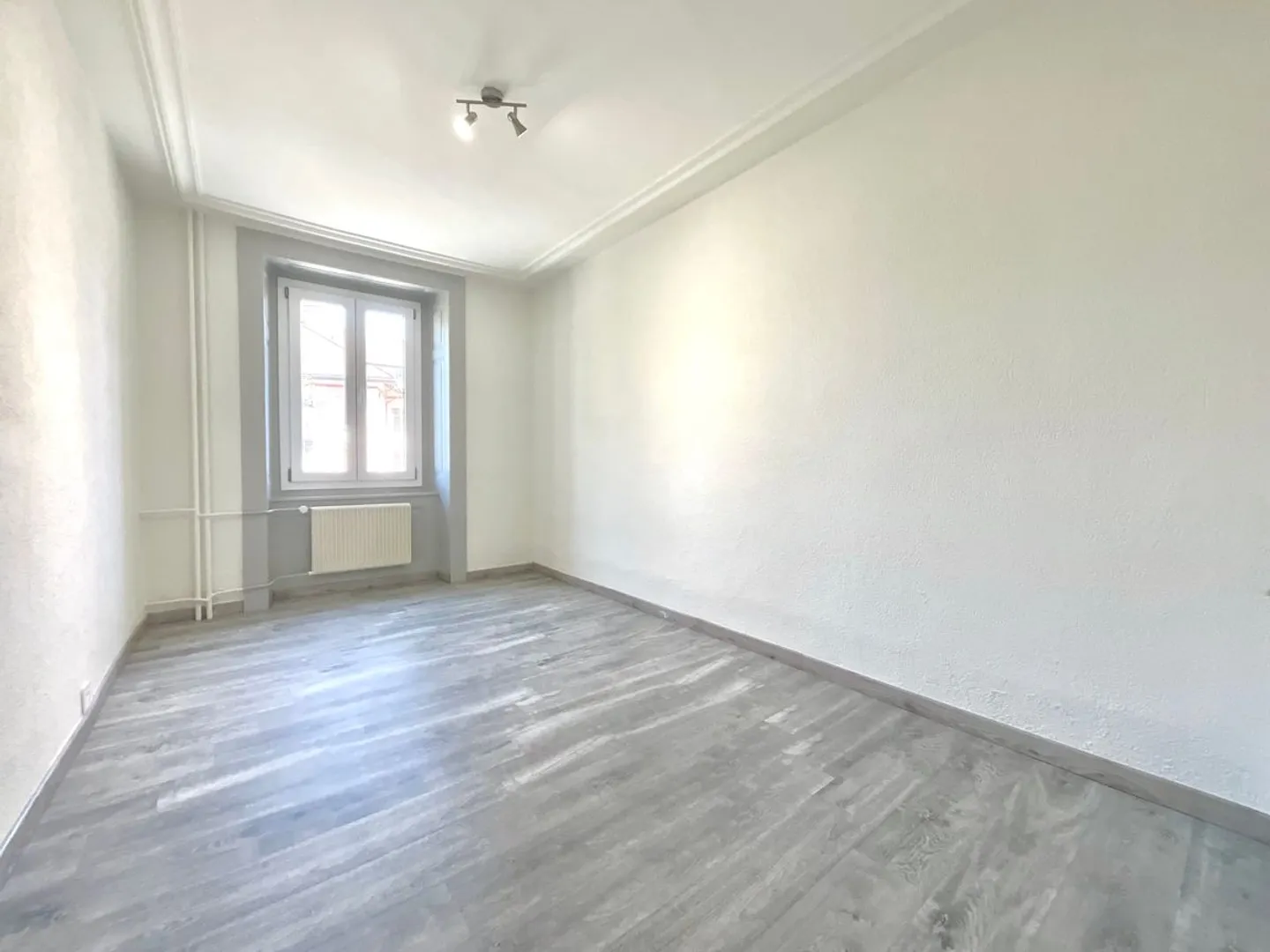 Super 4.5-room apartment with balcony - Photo 5 of 10