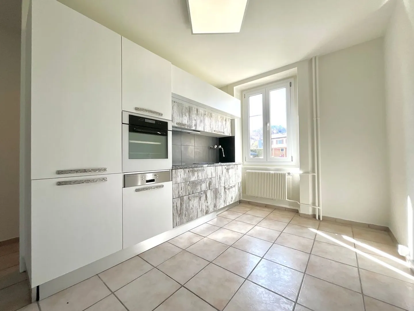 Super 4.5-room apartment with balcony - Photo 1 of 10