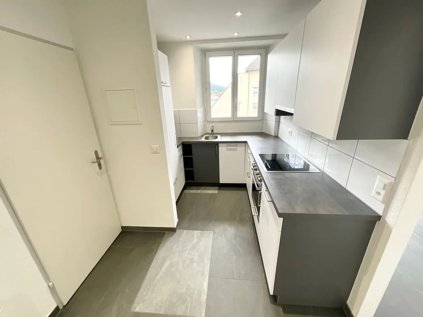 Charmant appartement de 2 pièces - Photo 2 sur 9