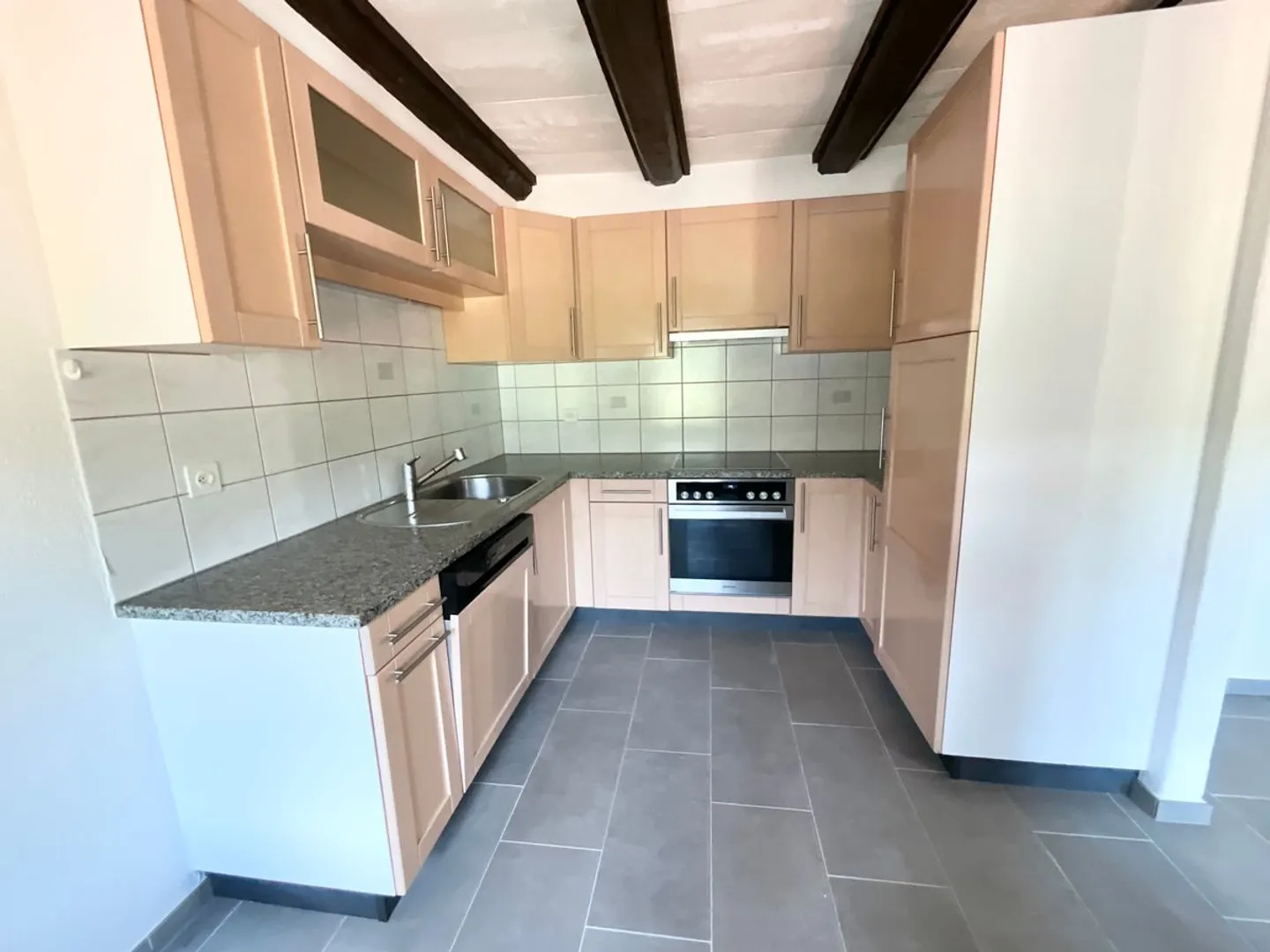 Geräumige renovierte 4,5-Zimmer-Wohnung - Foto 1 von 8