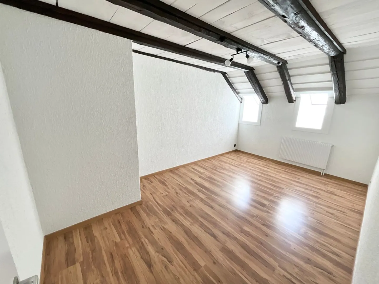 Geräumige renovierte 4,5-Zimmer-Wohnung - Foto 7 von 8
