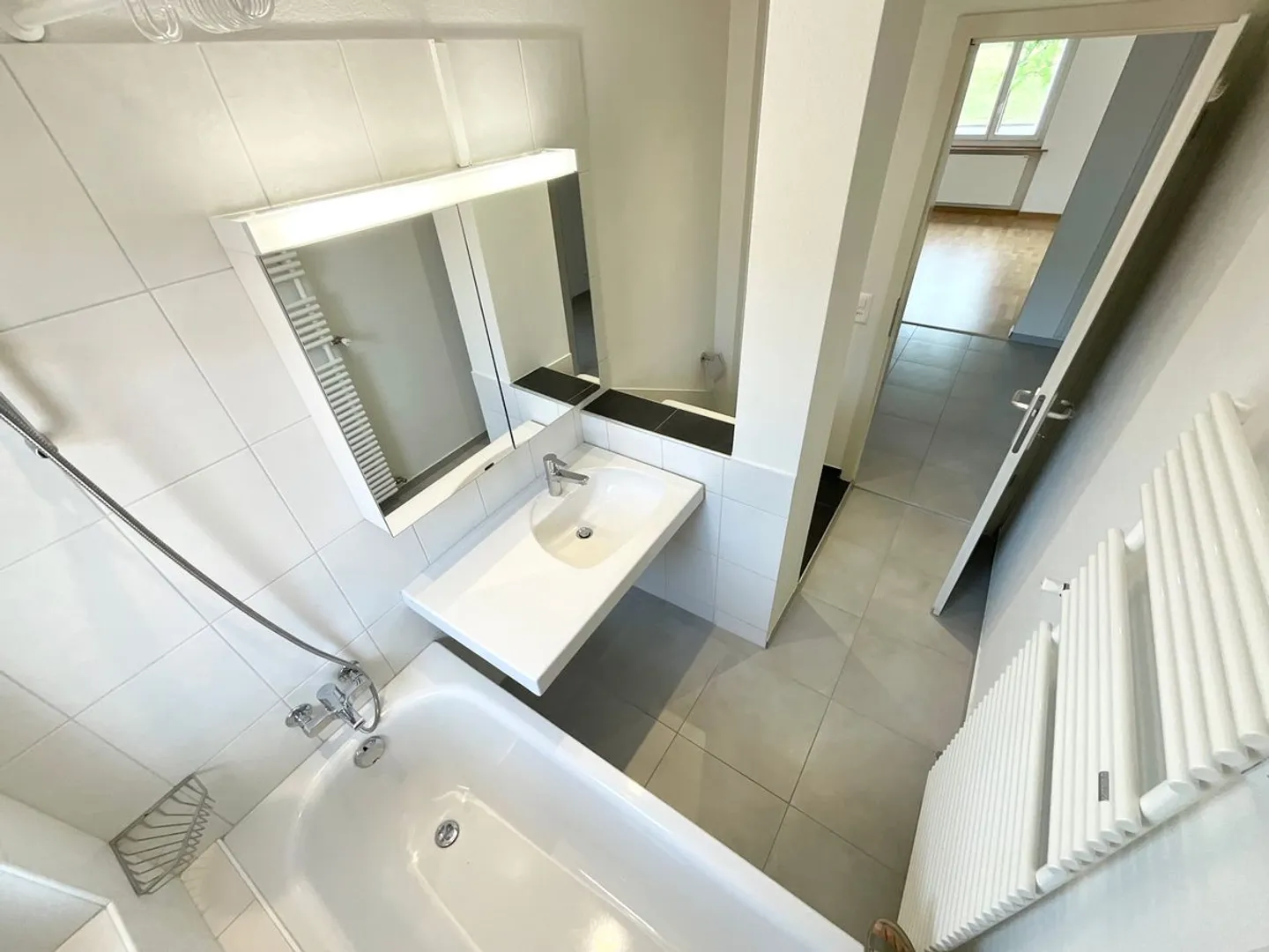 Charmant appartement de 3 pièces lumineux avec balcon - Foto 7 von 7