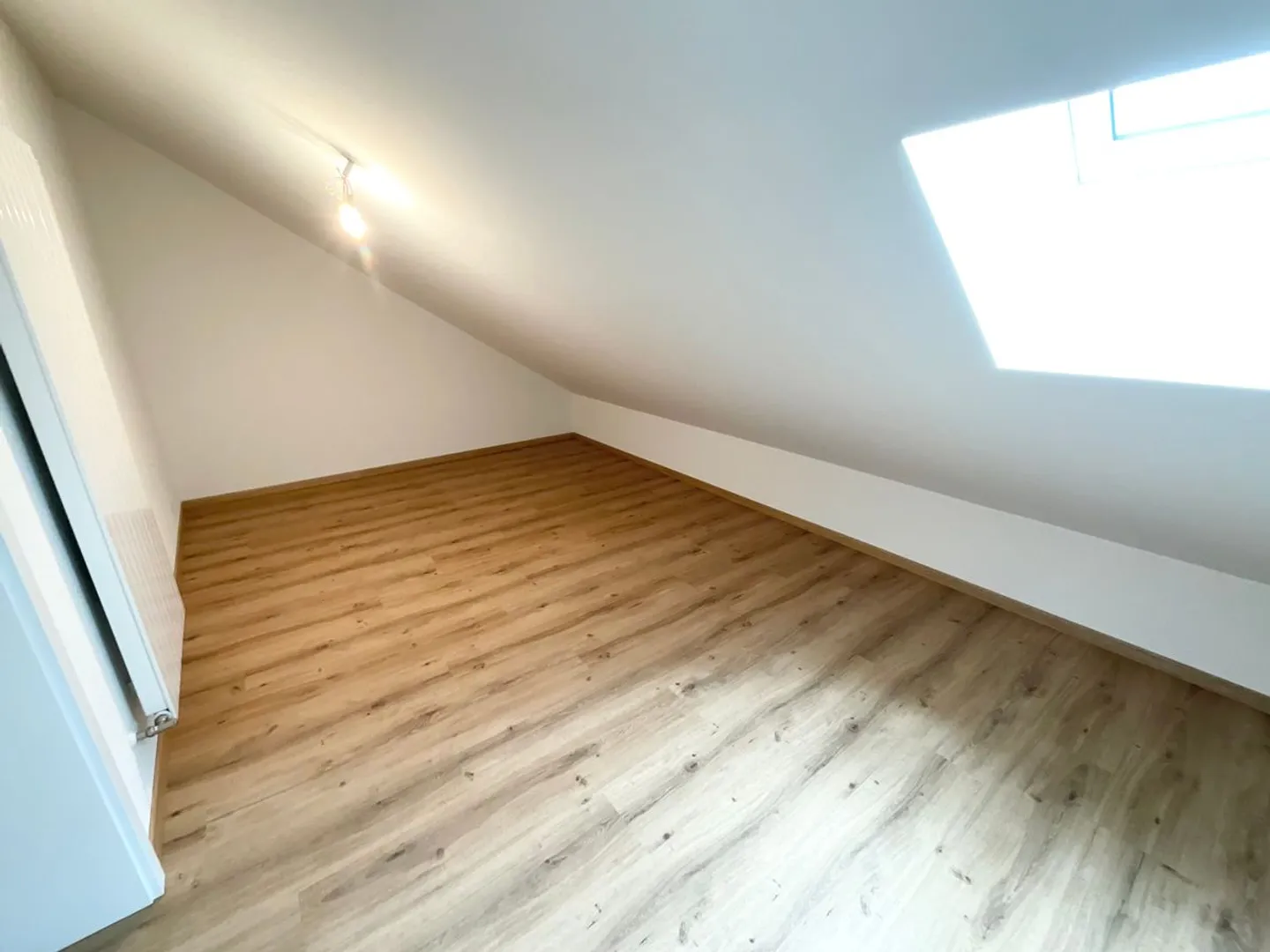 Charmant appartement de 3.5 pièces neuf avec grande terrasse - Photo 7 sur 9