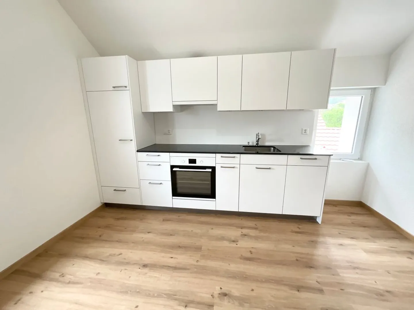 Charmant appartement de 3.5 pièces neuf avec grande terrasse - Photo 1 sur 9
