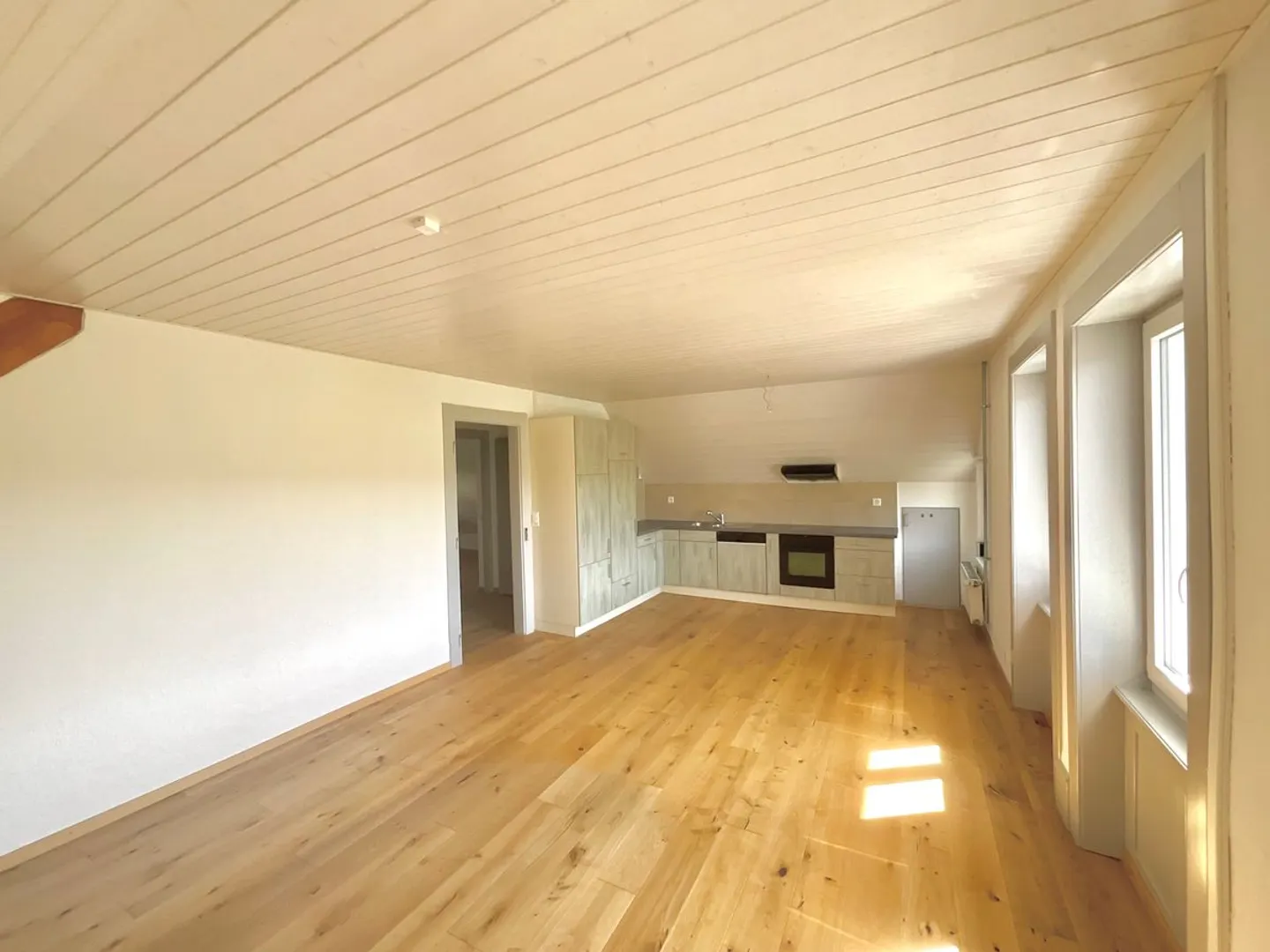 Charming 3-room apartment - Photo 2 of 7