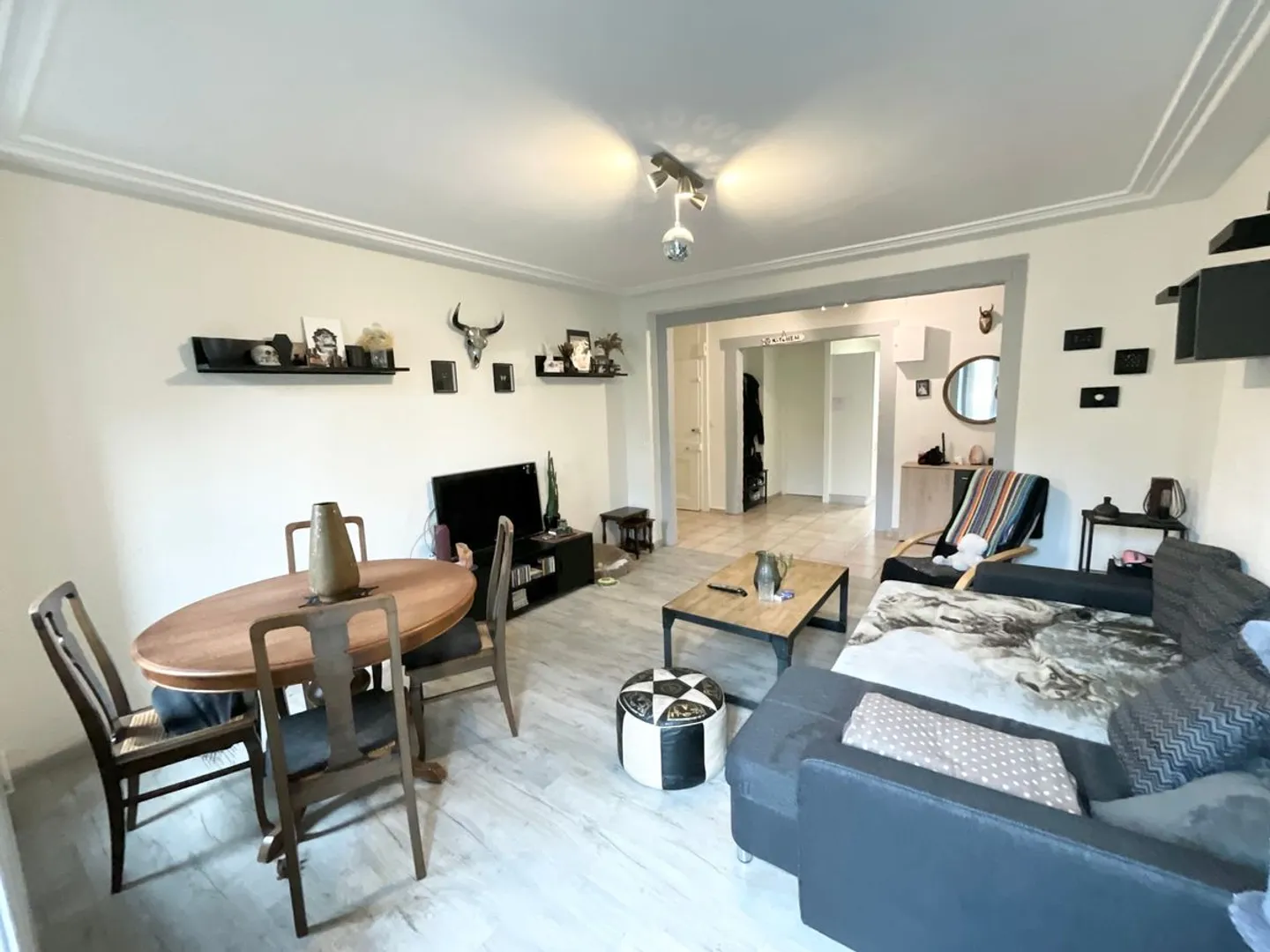 Super 4.5-room apartment with balcony - Photo 8 of 10