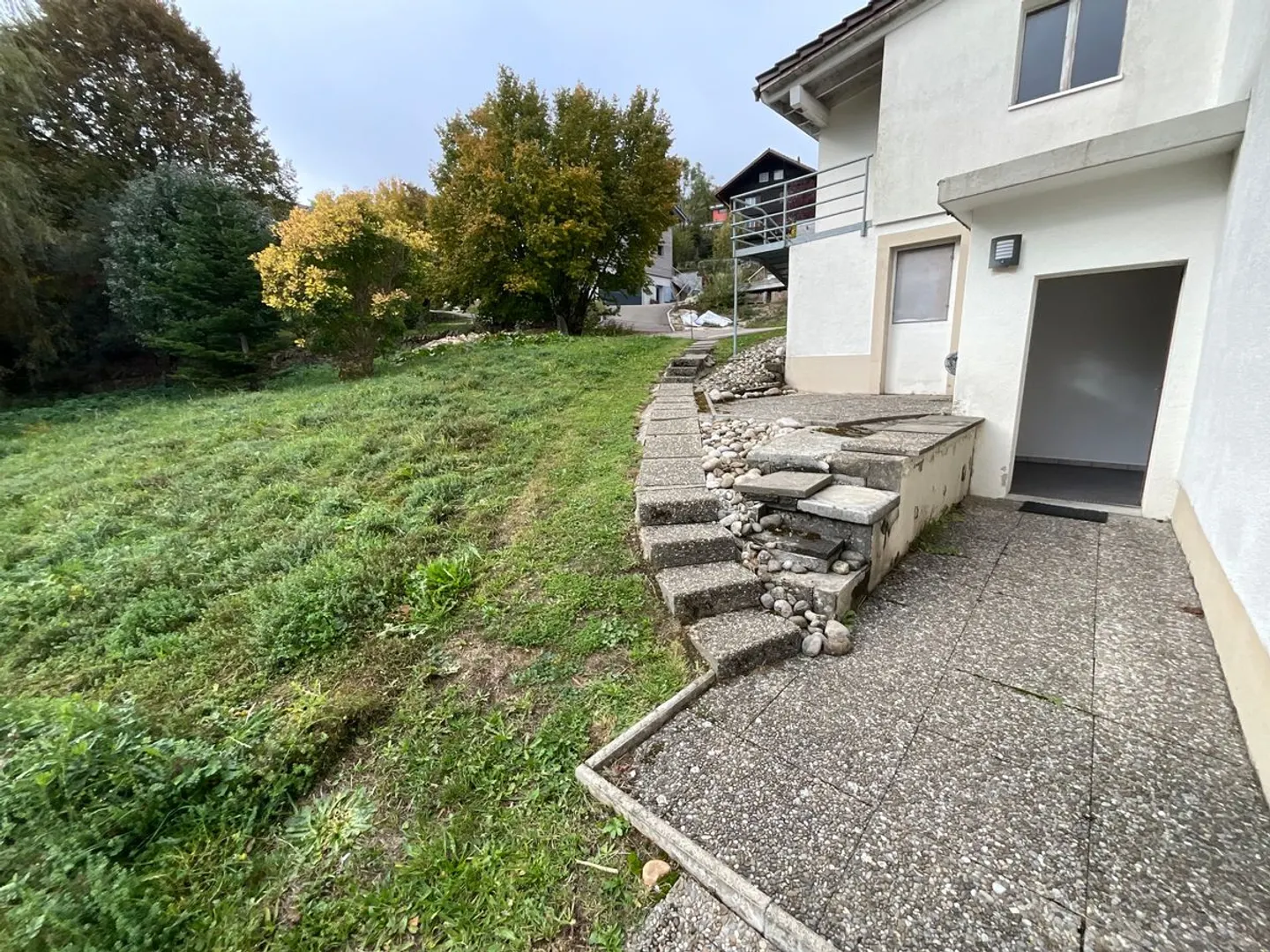 Appartamento di 2,5 locali completamente ristrutturato con ingresso indipendente e spazio esterno - Foto 7 di 8