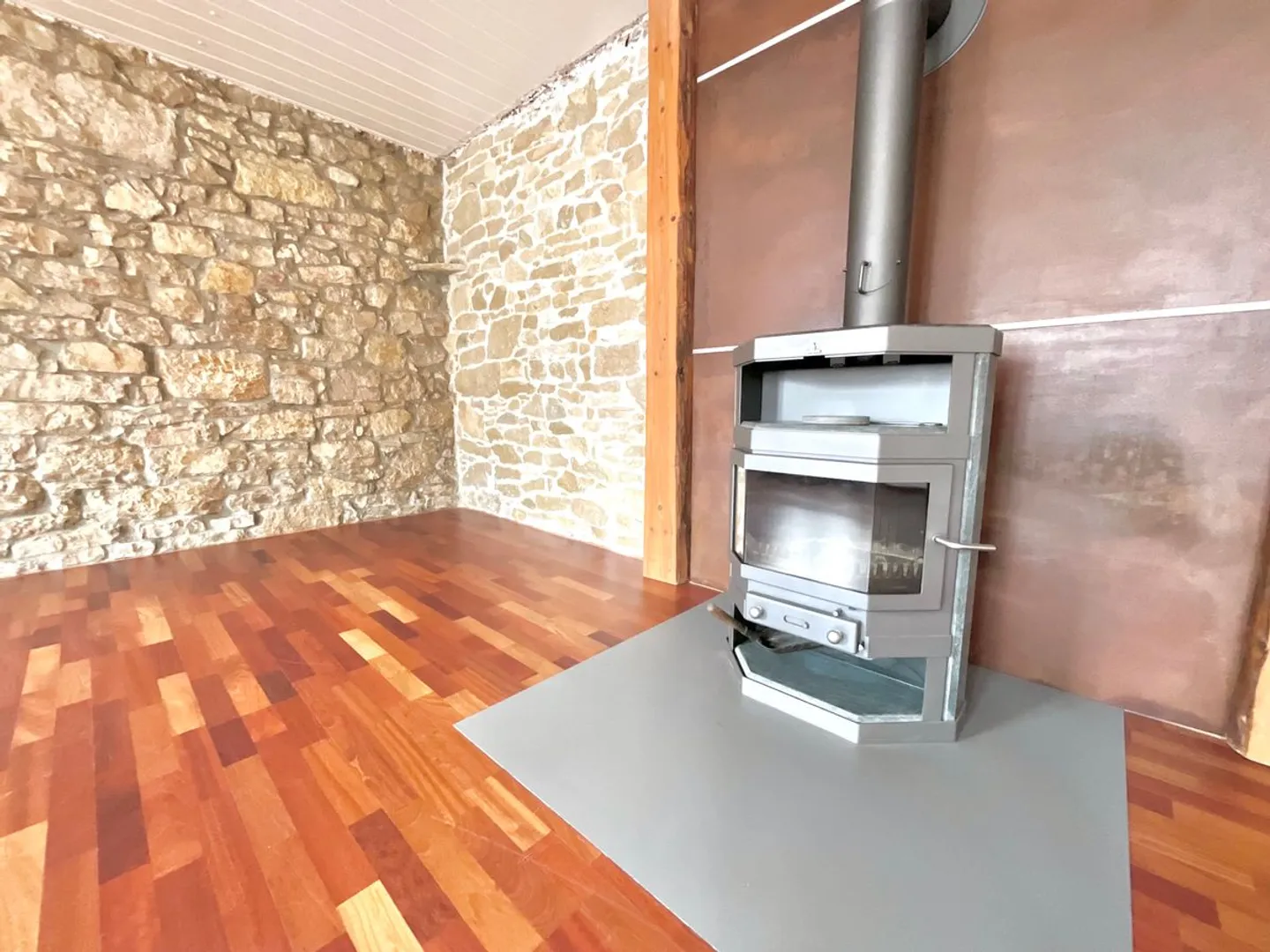 Ti piacciono gli alloggi con carattere? Questa proprietà fa per te! - Foto 3 di 7