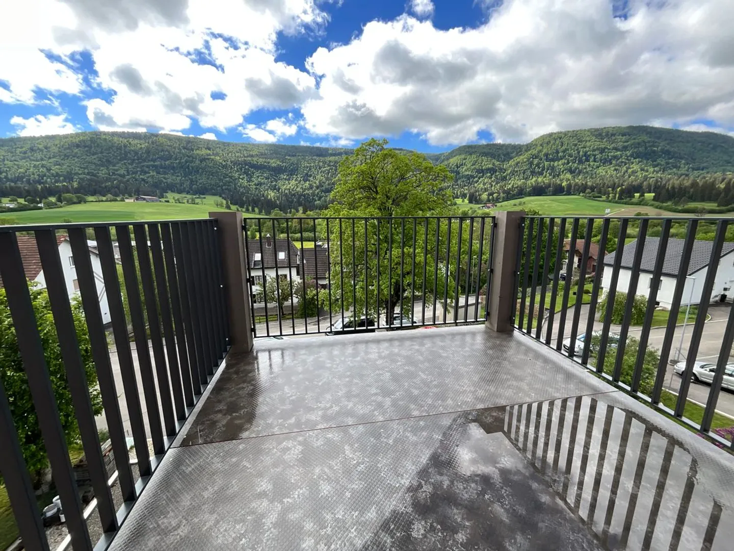 Charmant appartement de 3 pièces avec cheminée et balcon plein sud - Photo 5 of 8