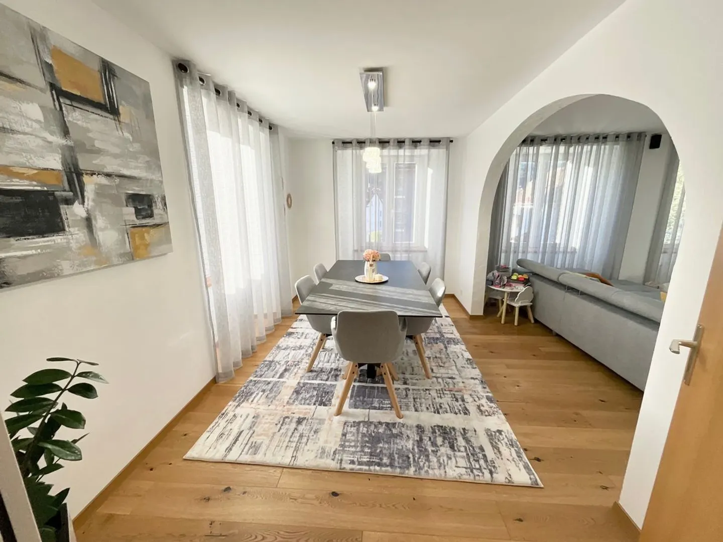 Spazioso appartamento duplex di 5,5 locali con camini - Foto 2 di 13