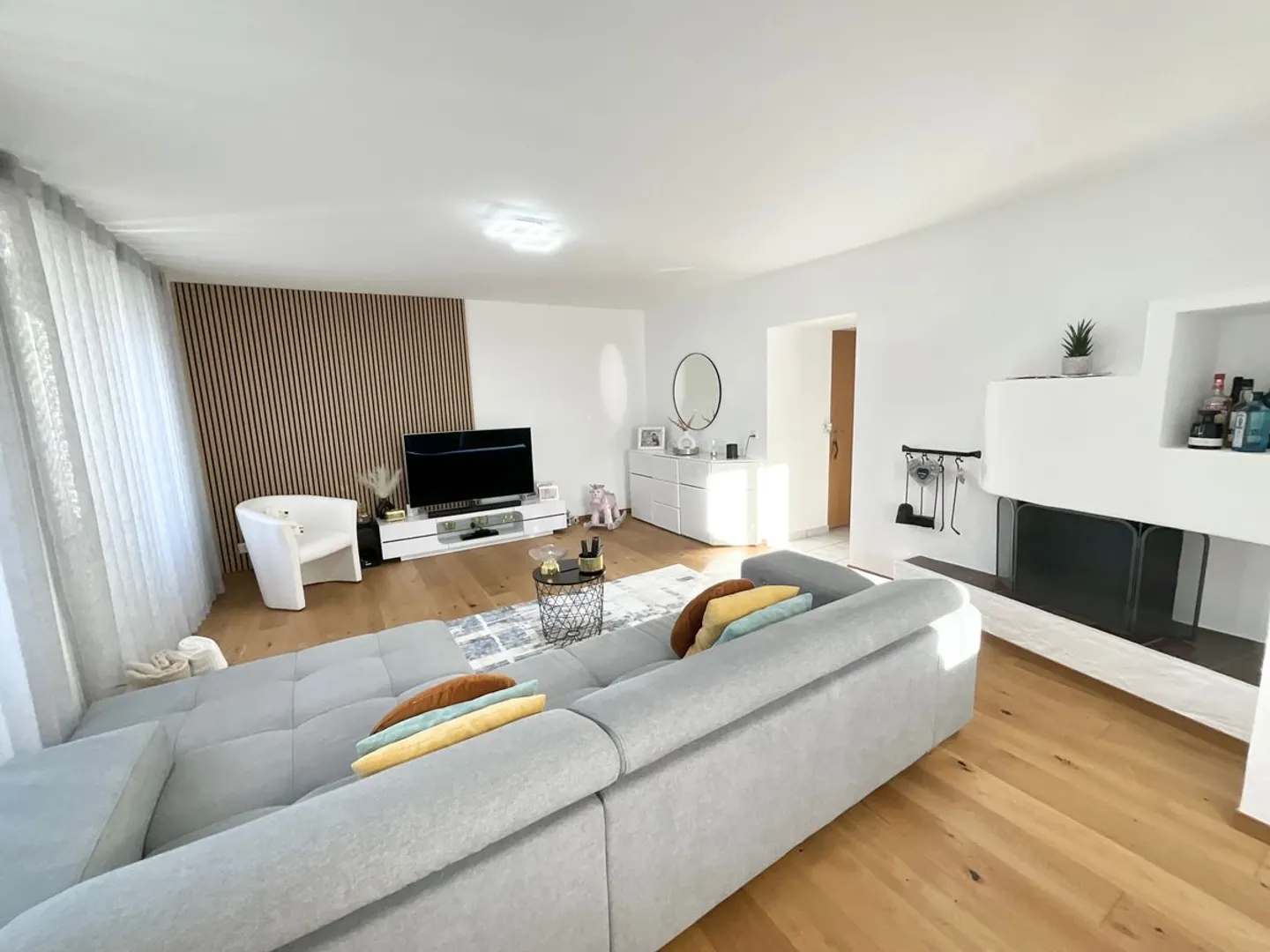 Spazioso appartamento duplex di 5,5 locali con camini - Foto 5 di 13