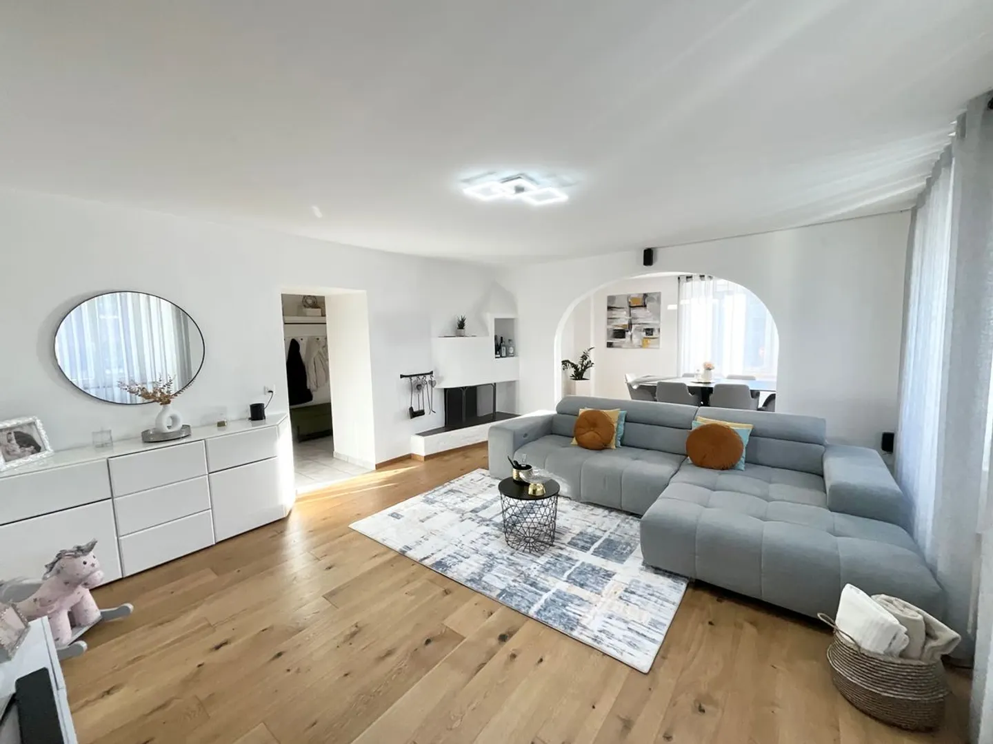 Spazioso appartamento duplex di 5,5 locali con camini - Foto 6 di 13