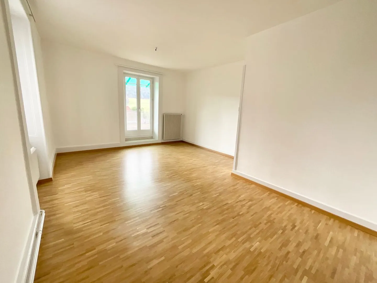 Charming 4-room apartment with large terrace in the heart of Tramelan - Photo 1 of 10