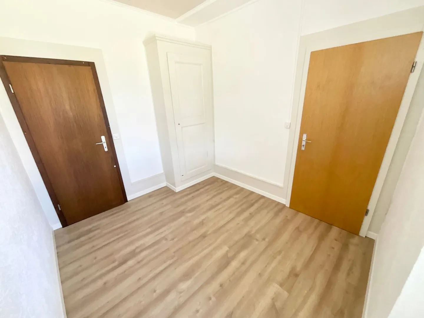 Appartement lumineux au rez-de-chaussée - beaux volumes et espaces polyvalents - Photo 9 sur 13