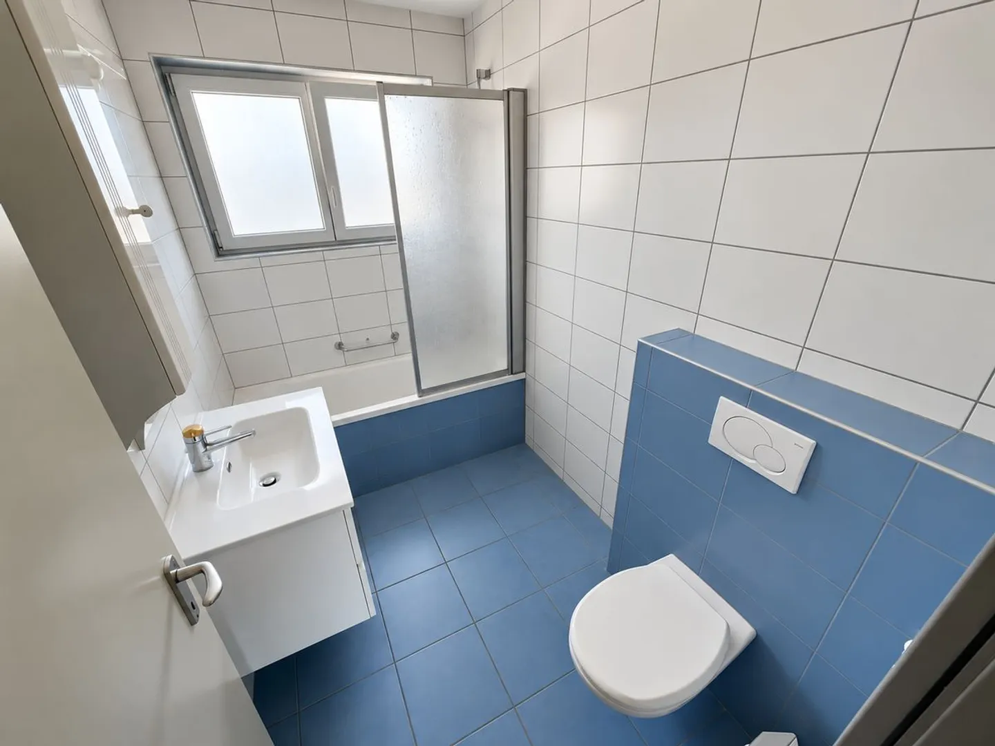 Schöne 3,5-Zimmer-Wohnung mit Balkon und freiem Blick - Foto 8 von 11