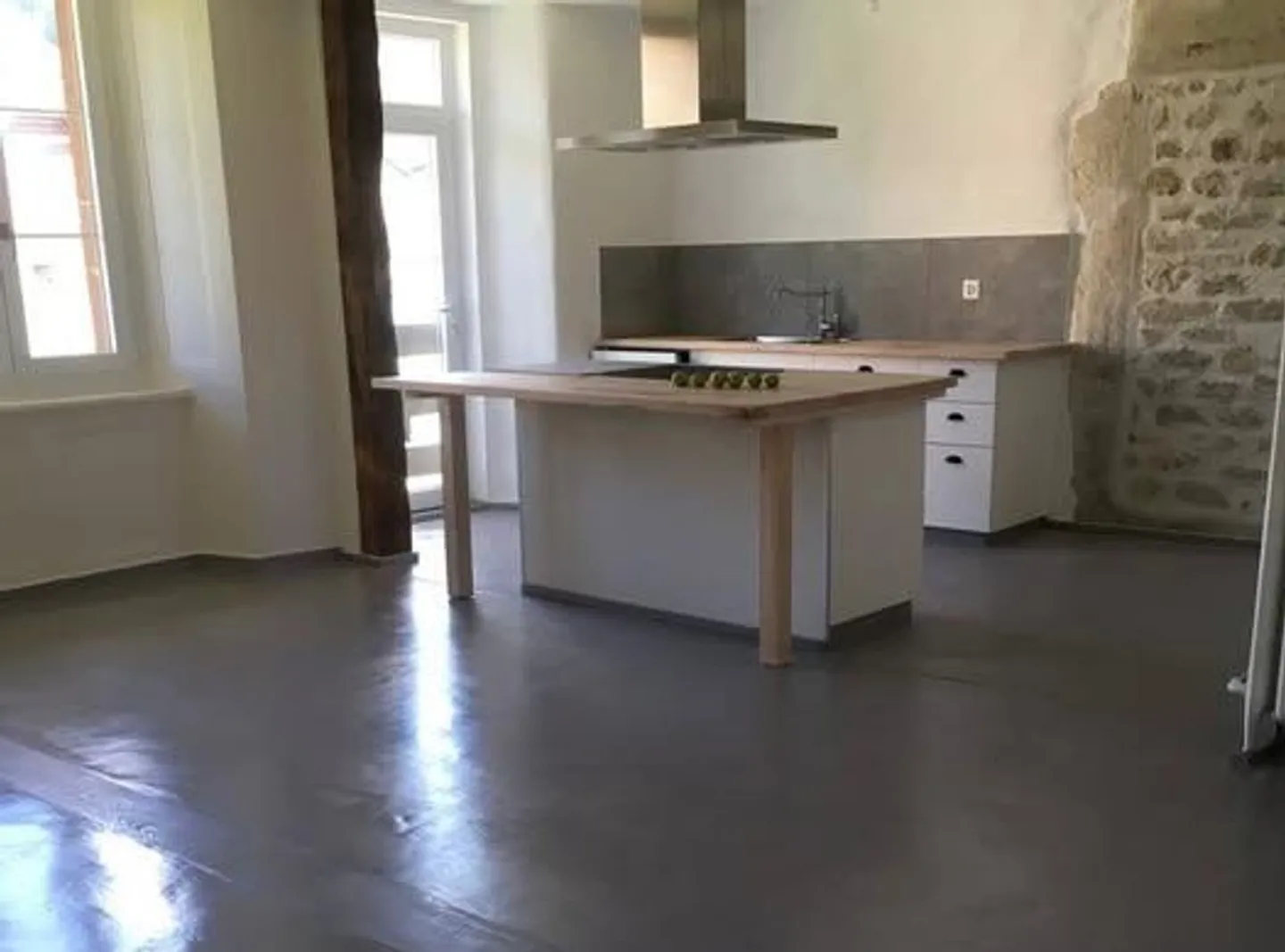 Appartement lumineux 3.5 pièces à Renan - Photo 3 sur 12
