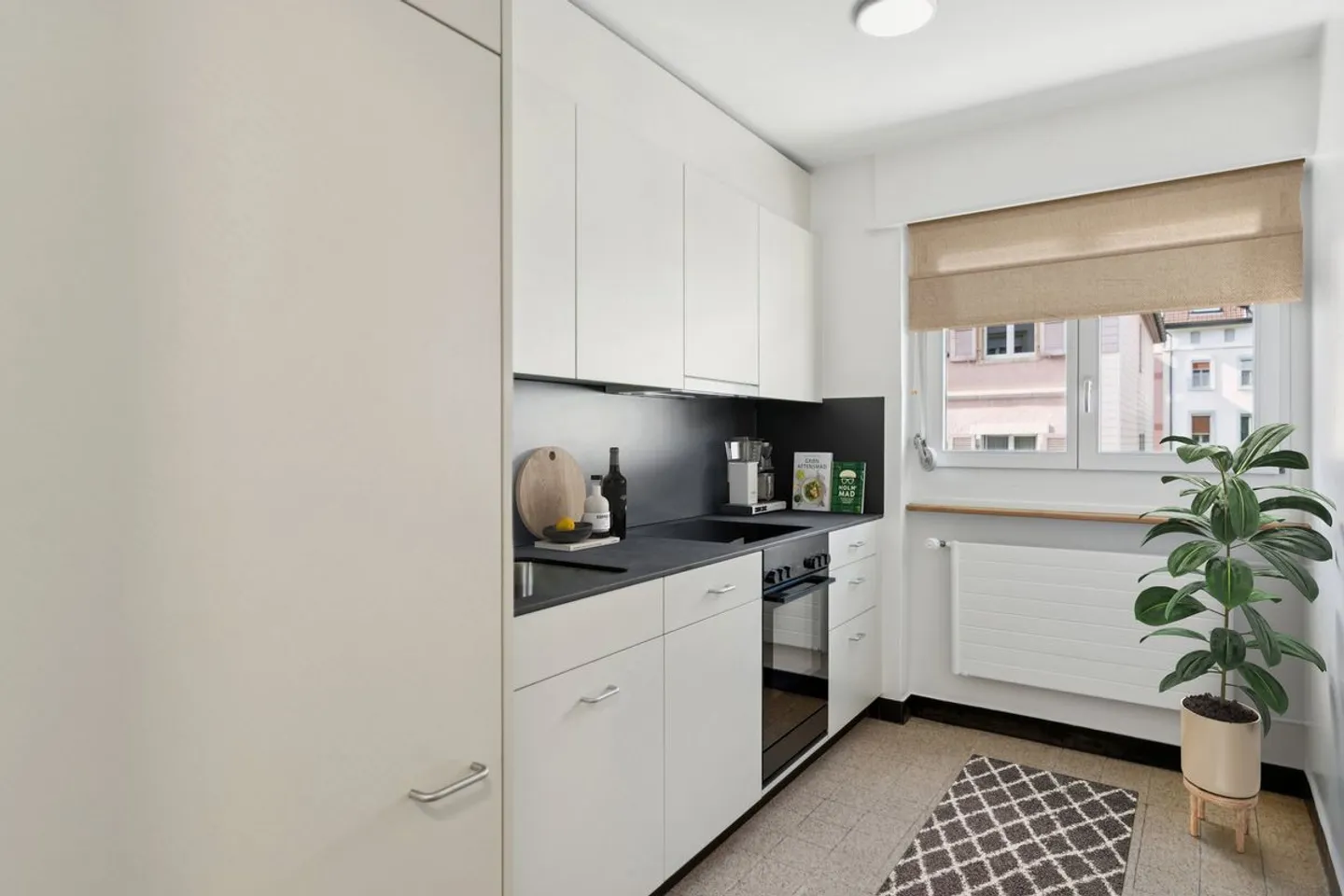 Magnifique appartement rénové de 3 pièces à louer avec terrasse et ascenseur - Foto 1 di 6