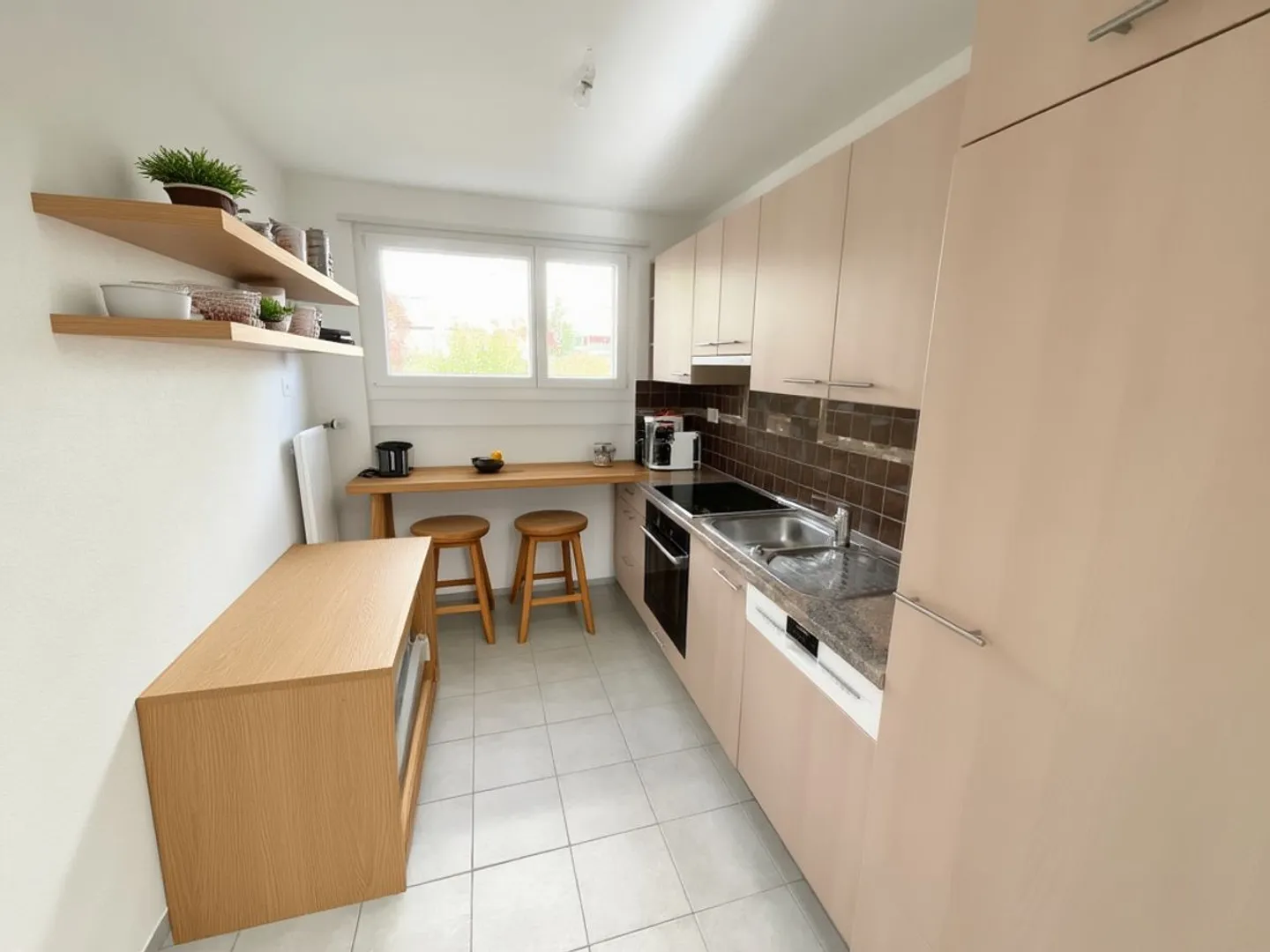 3-room apartment for rent with balcony - Photo 2 of 6
