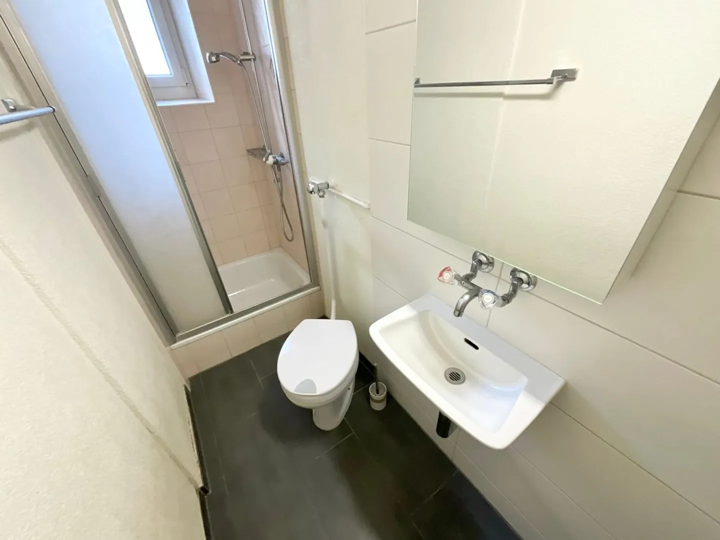 Appartement de 3.5 pièces avec grande terrasse plein Sud - Photo 2 sur 6