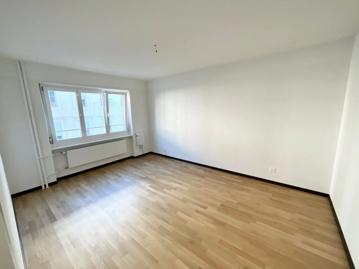 Bel appartement lumineux de 3 pièces avec balcon et ascenseur - Photo 4 sur 7