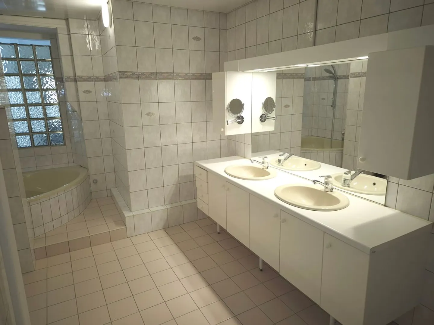 Très grand appartement de 7.5 pièces - Photo 11 sur 13