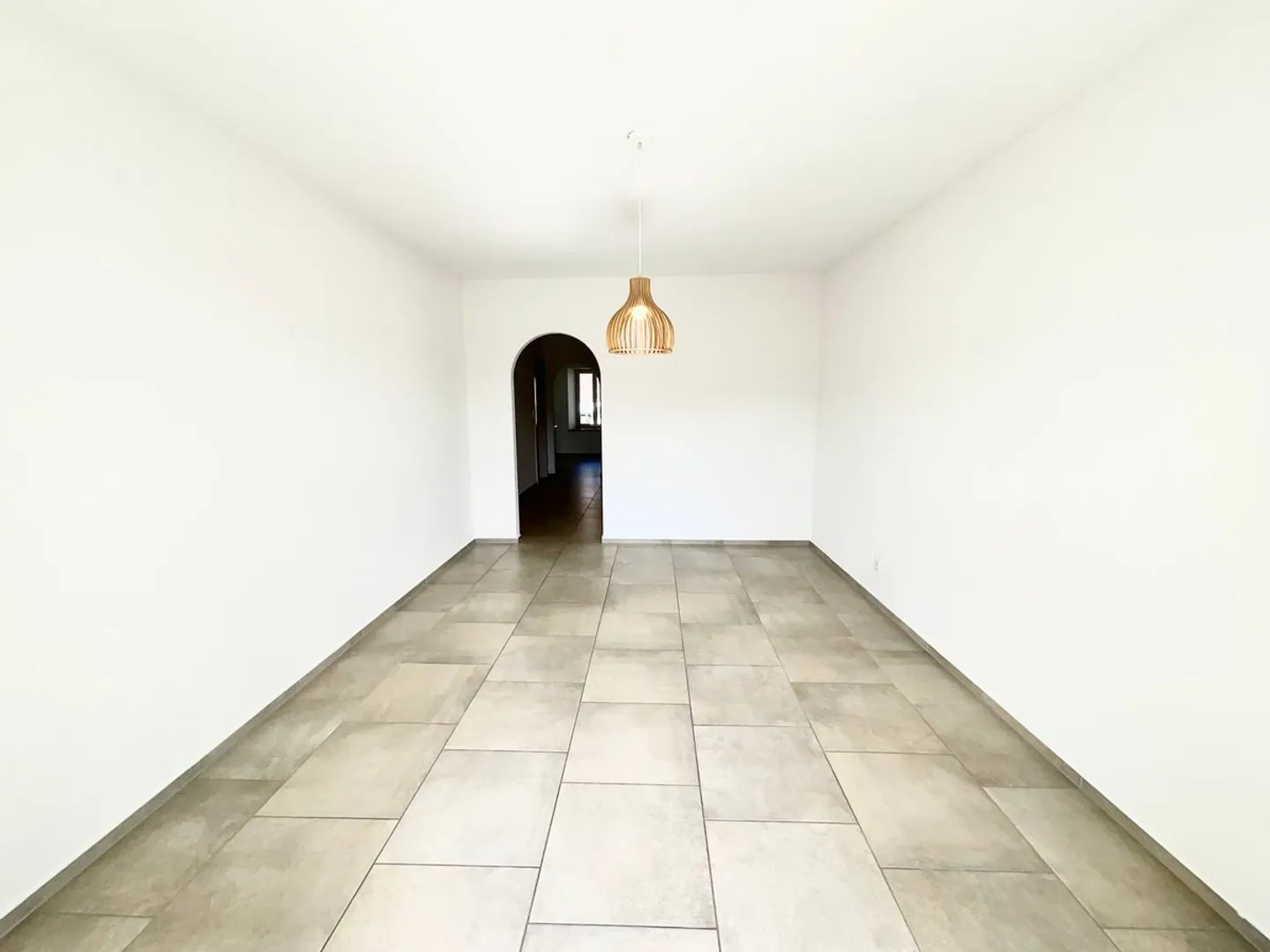 Appartamento di 3 stanze al 3° e ultimo piano - balcone esposto a sud e grande spazio esterno comune - Foto 6 di 11