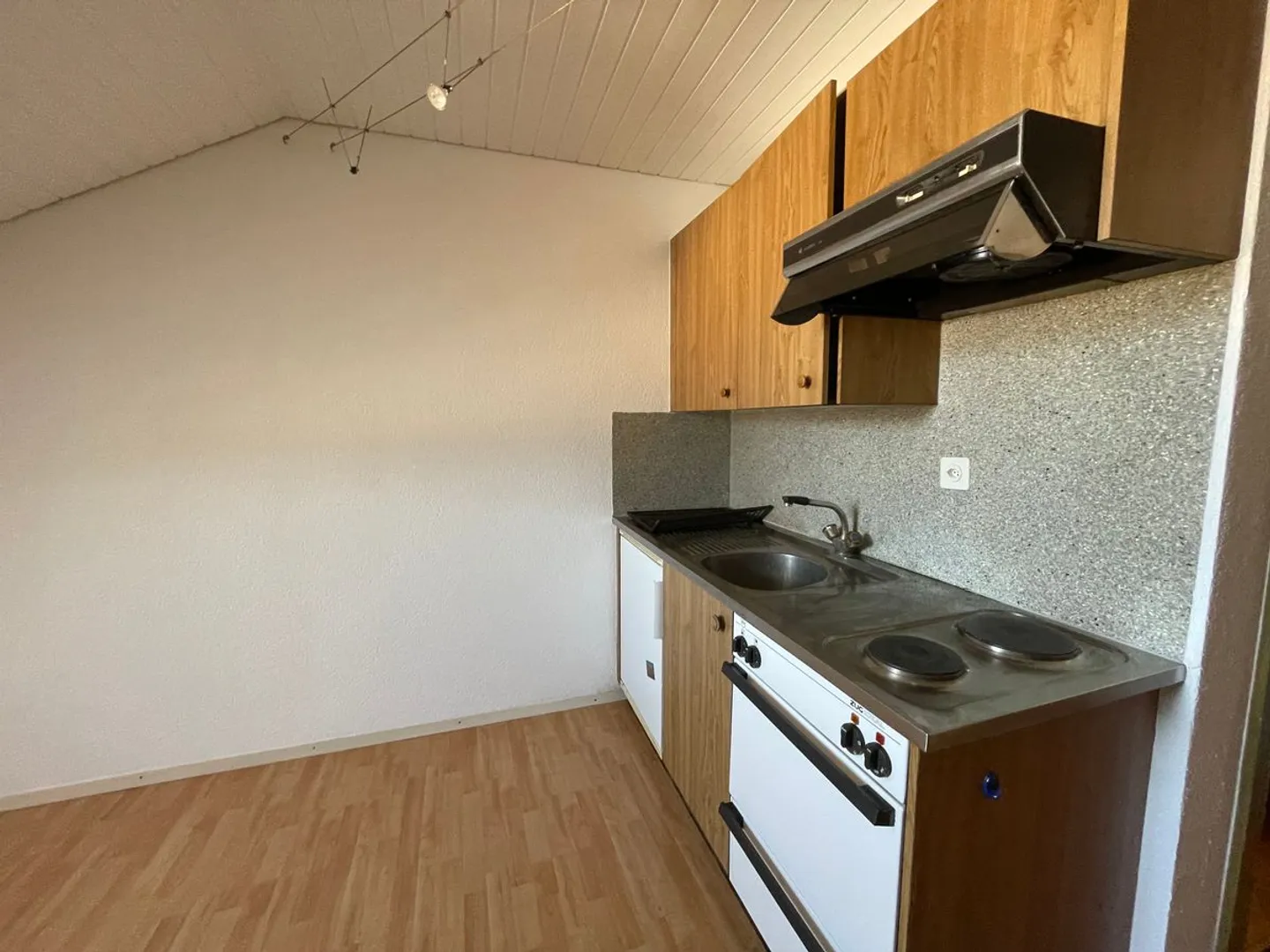Studio au coeur de la vieille ville de Delémont - Foto 2 von 4