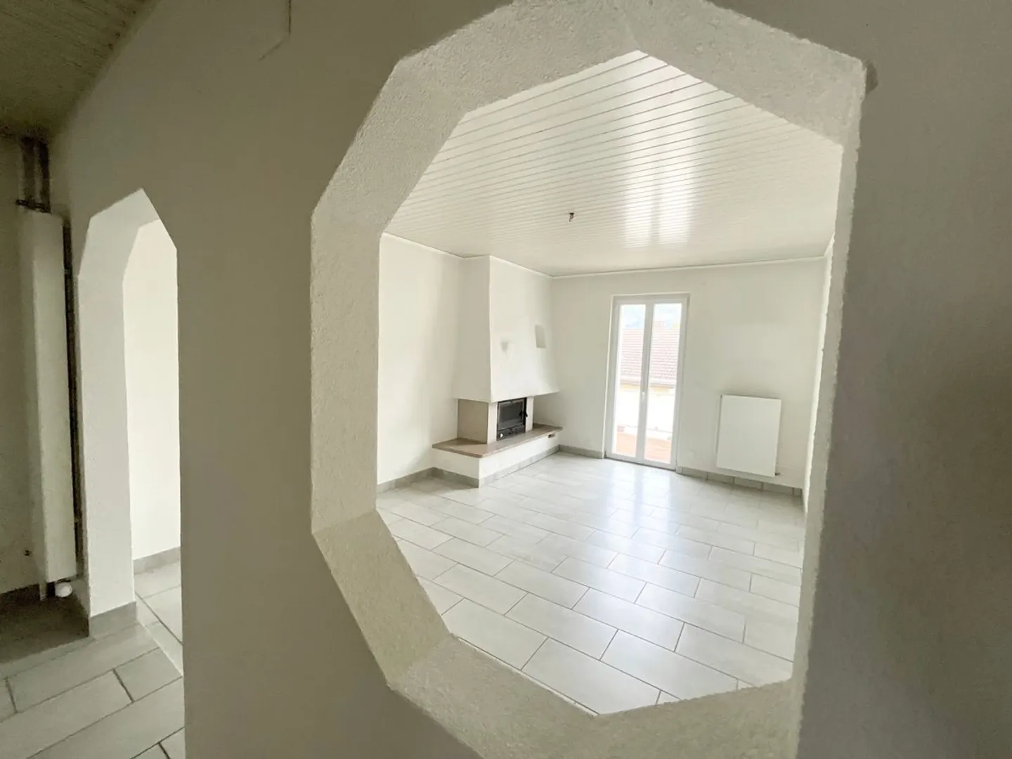 Appartement de 3.5 pièces avec balcon et cheminée - Photo 4 sur 10
