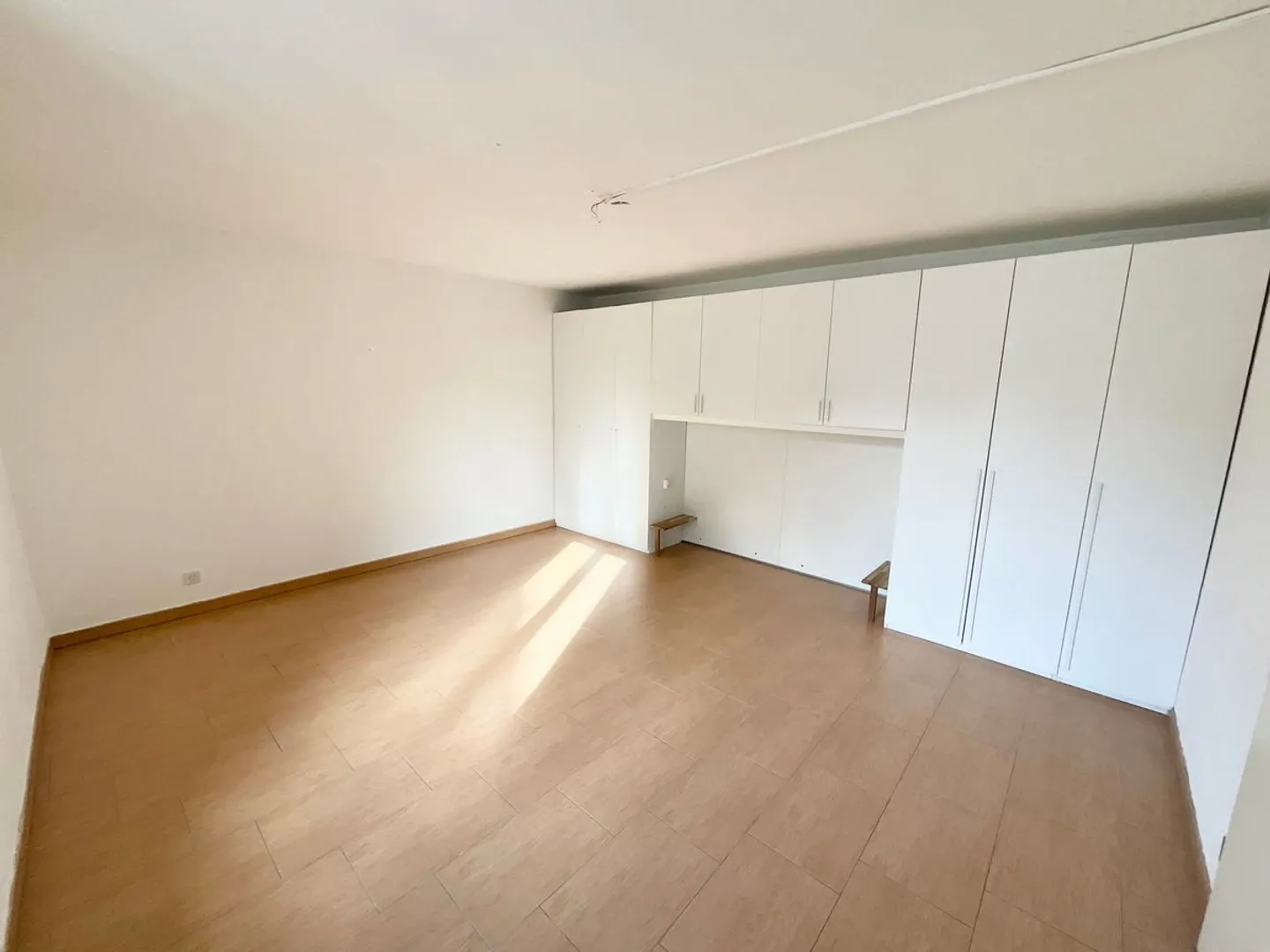 Charmant appartement de 2 pièces à louer  - Photo 2 sur 4