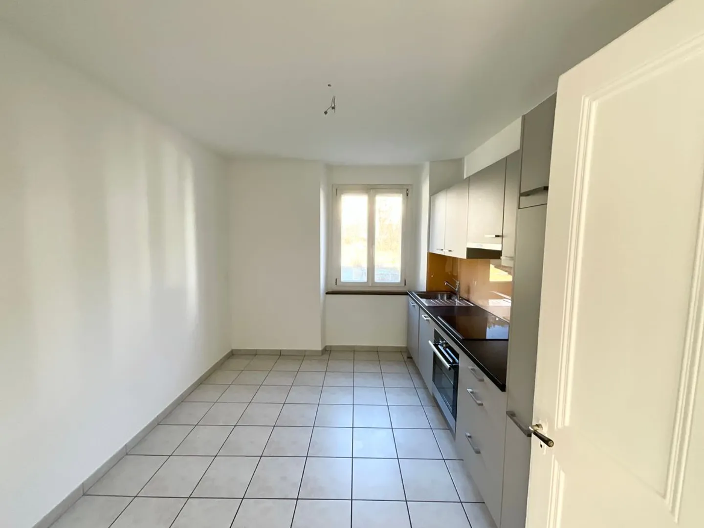 4.5-room apartment with small balcony - Photo 2 of 8