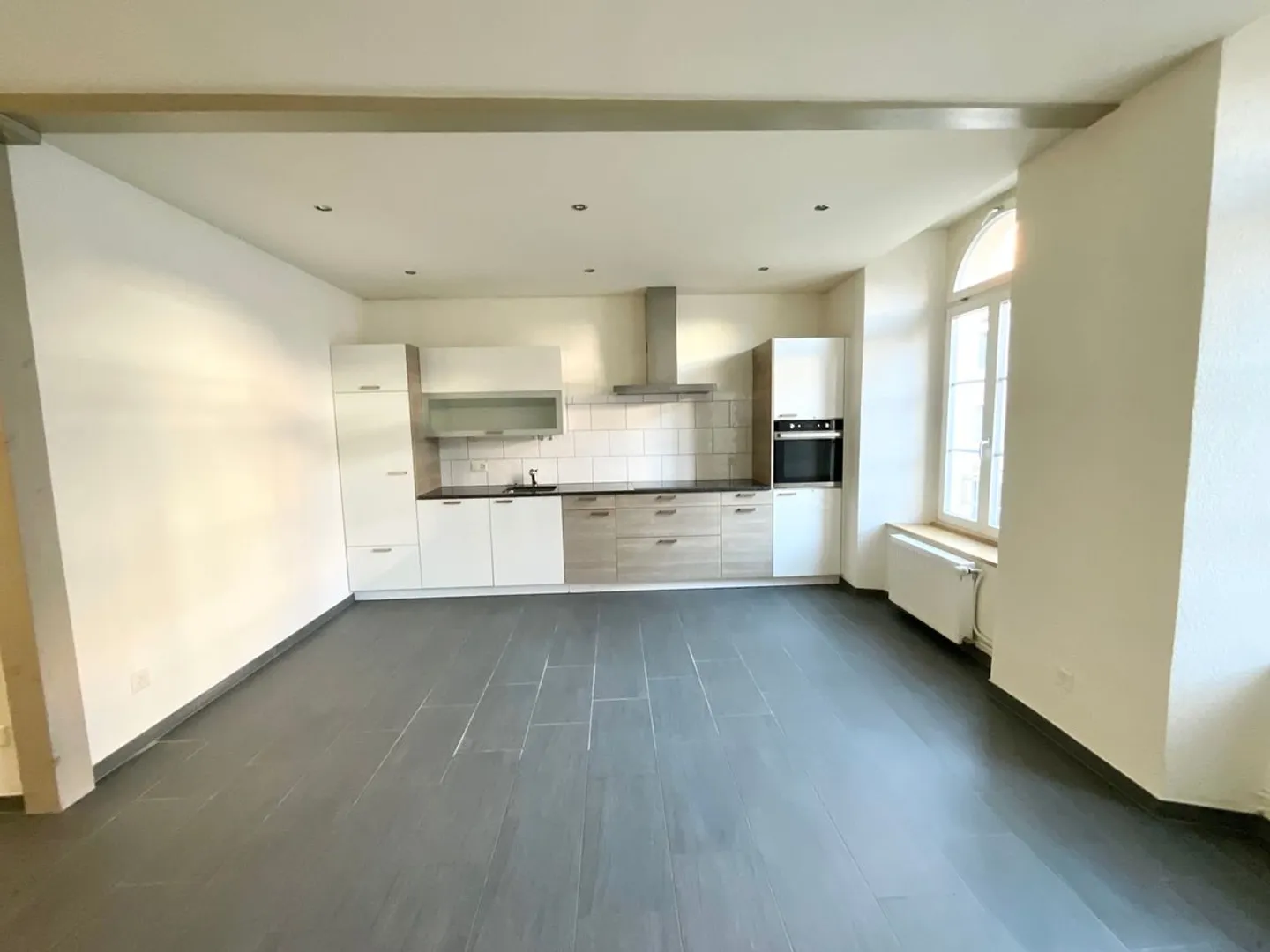 Appartement moderne de 3 pièces - centre du village - Photo 1 sur 8