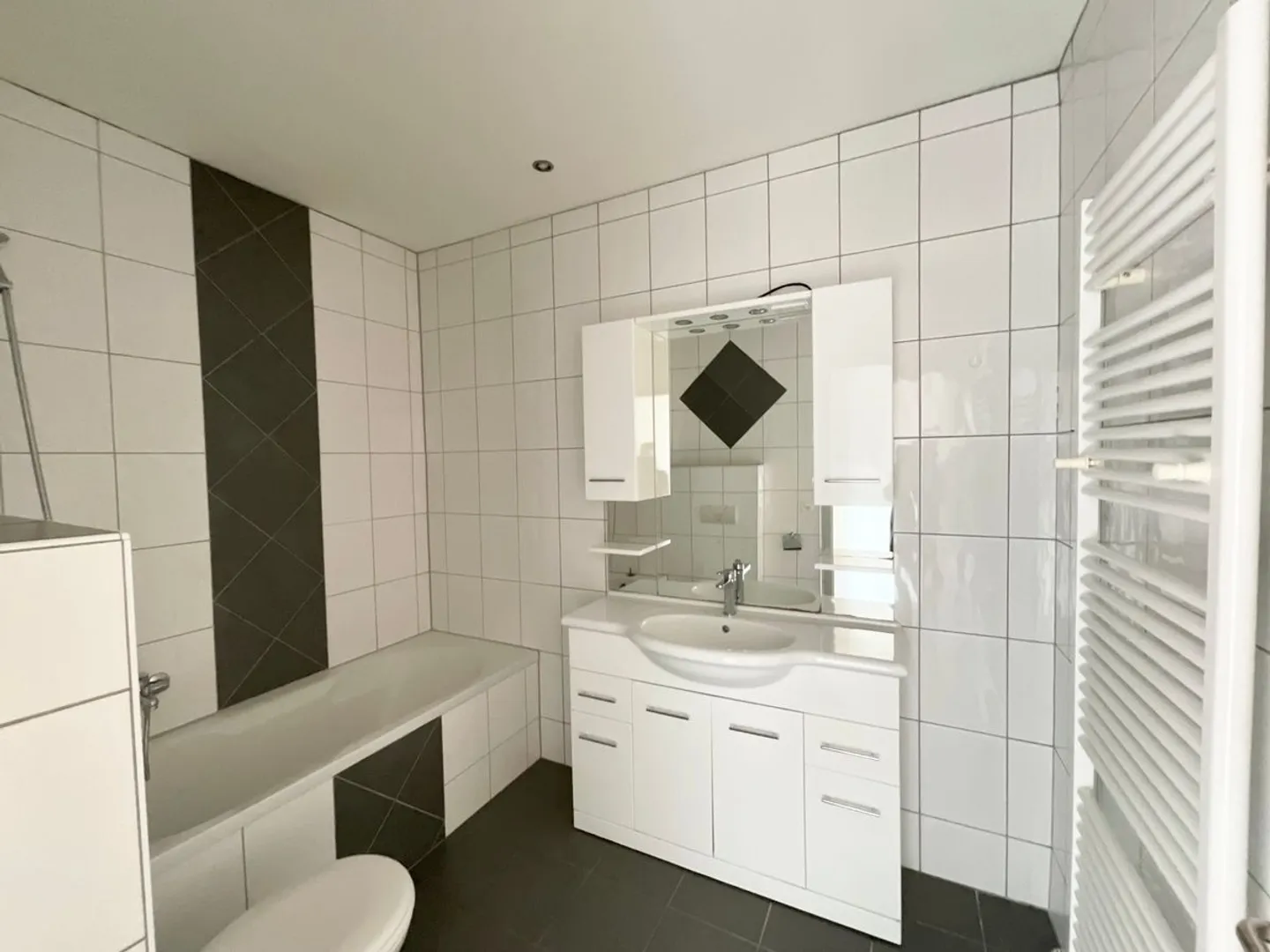 Appartement moderne de 3 pièces - centre du village - Photo 8 sur 8