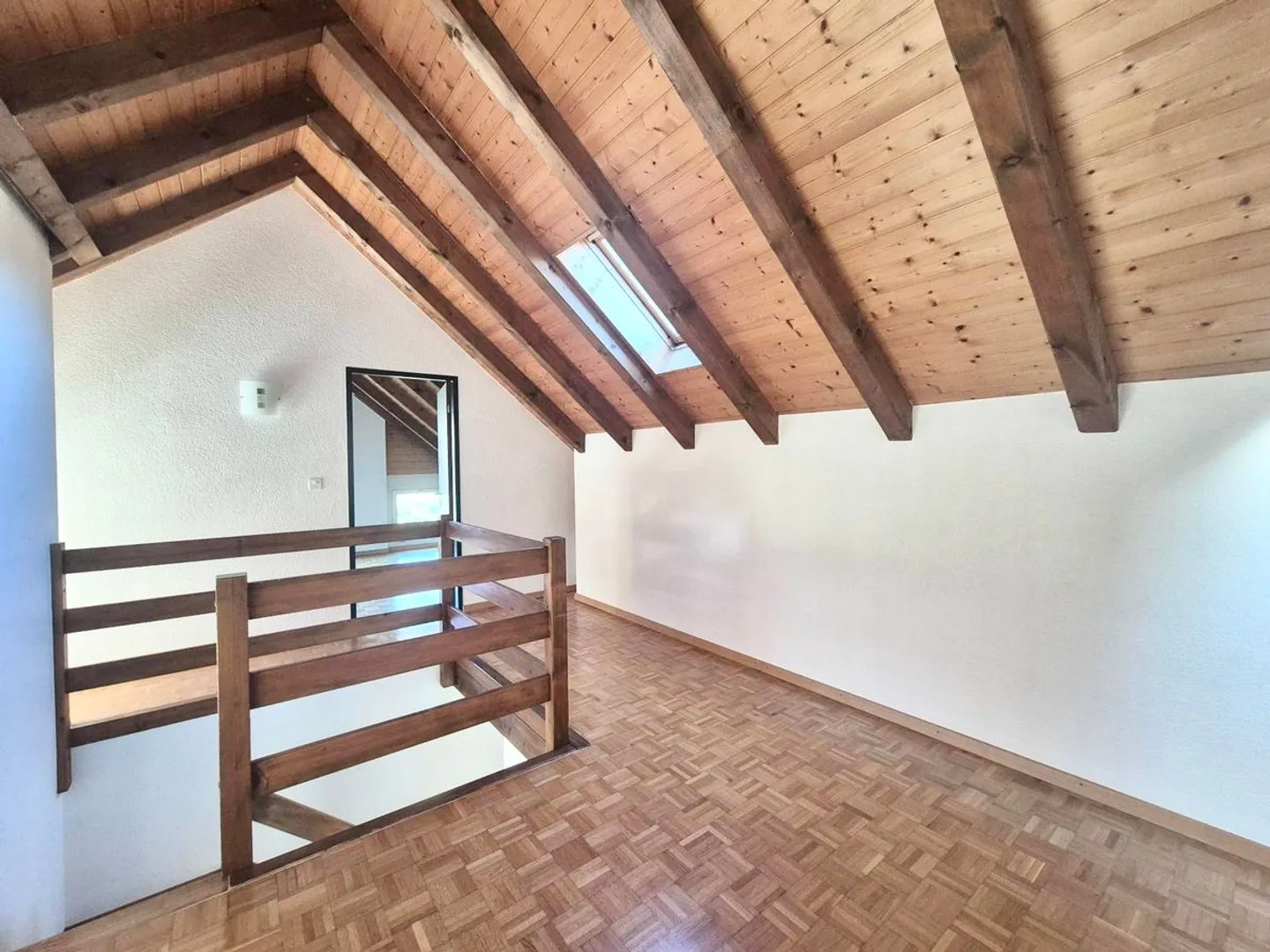 5.5 room duplex apartment with balcony - Photo 6 of 13