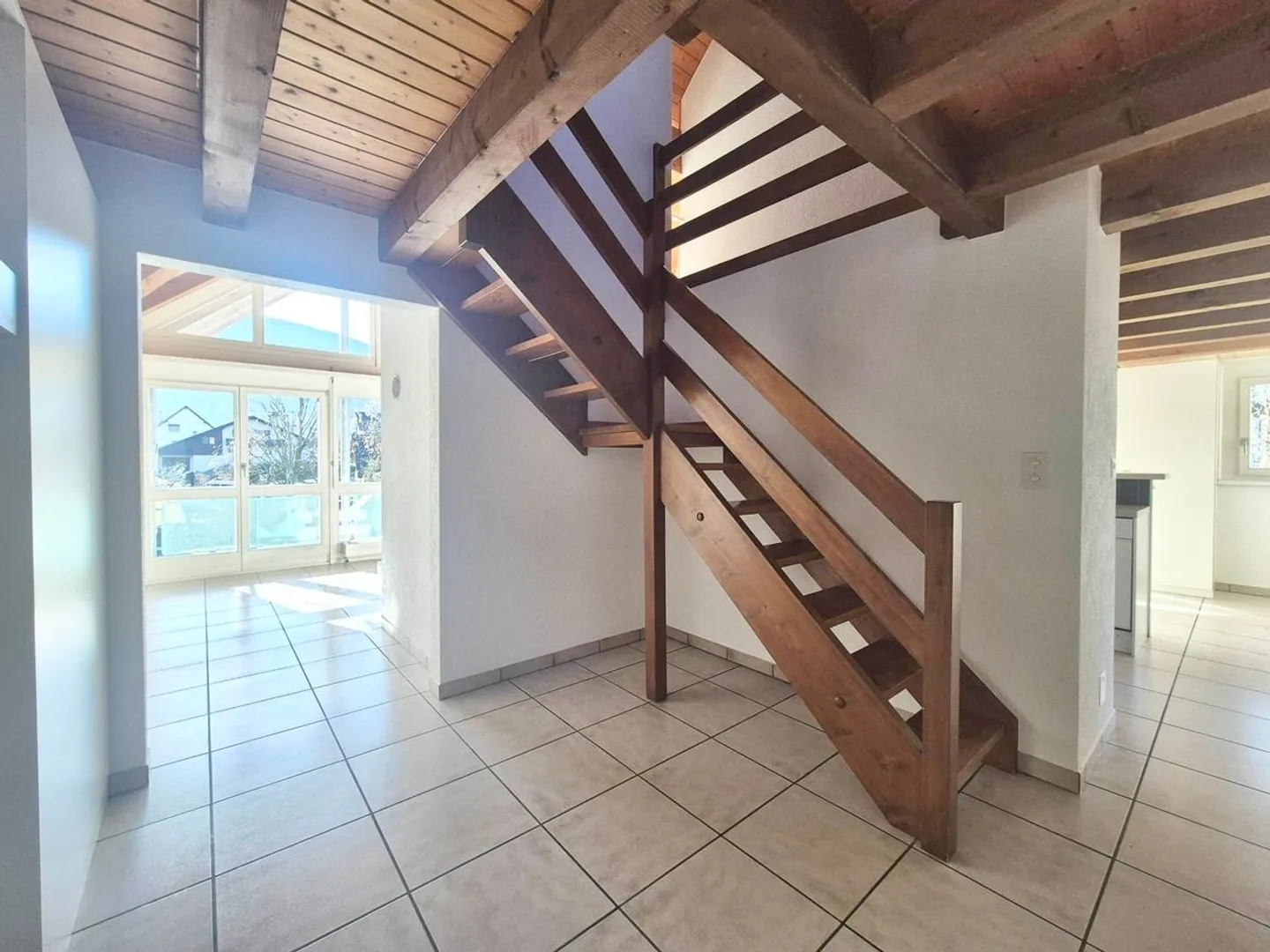 5.5 room duplex apartment with balcony - Photo 7 of 13