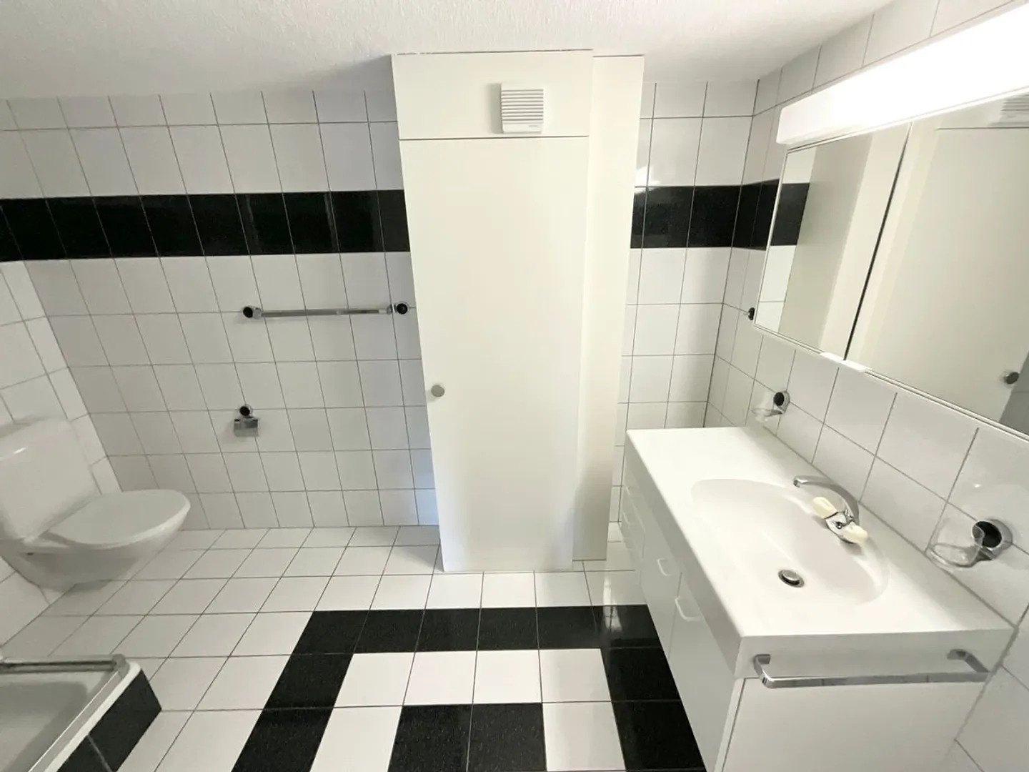 5.5-room duplex apartment with balcony - Photo 6 of 13