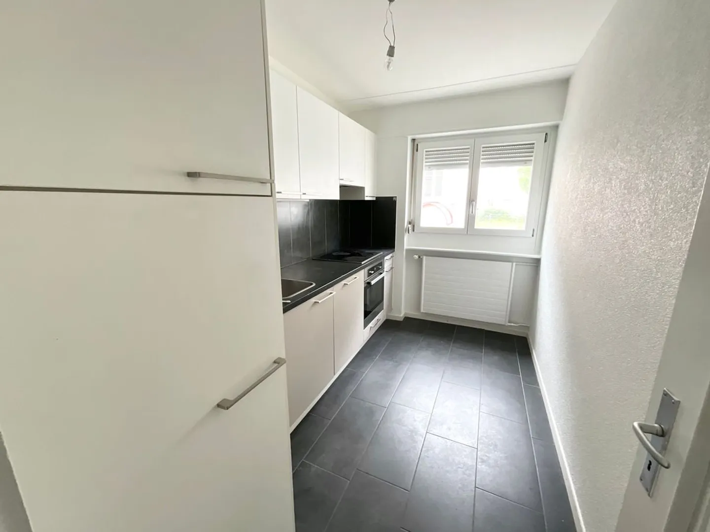 Appartement lumineux de 3 pièces avec grand balcon - Photo 4 sur 5