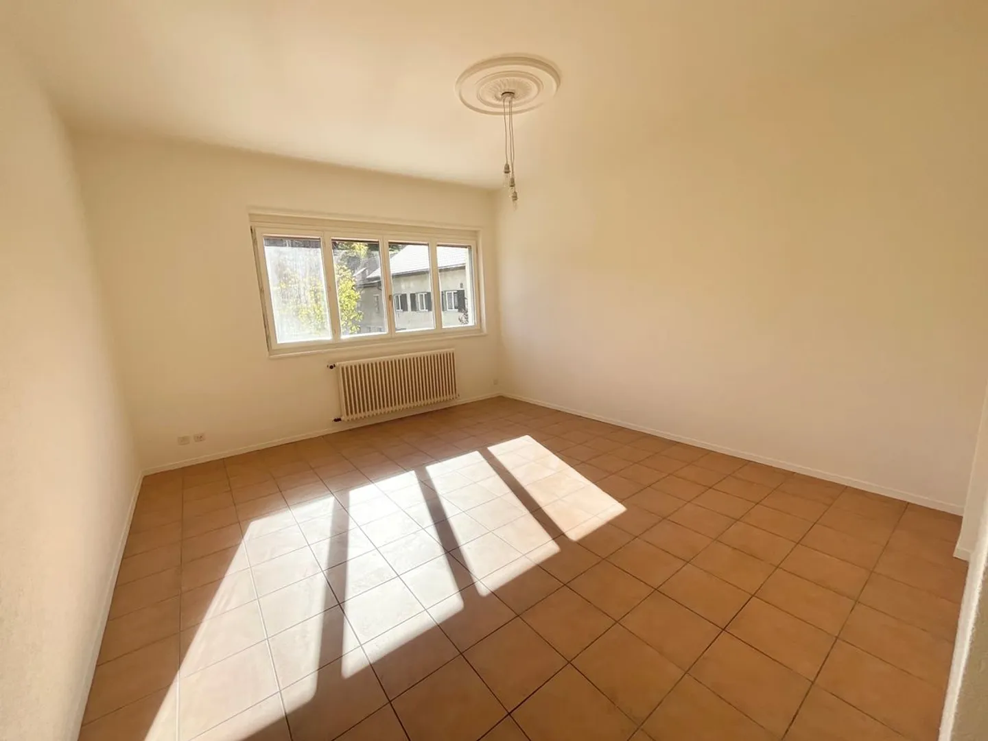 Appartement de 3.5 pièces au rez-de-chaussée - Photo 4 sur 8