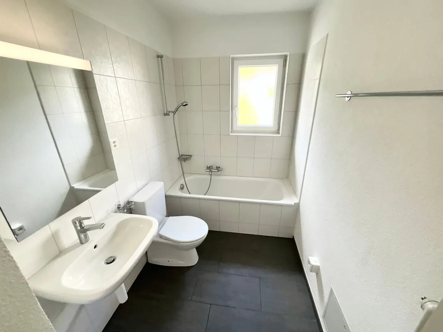 Appartement de 3 pièces avec balcon - Photo 6 sur 7