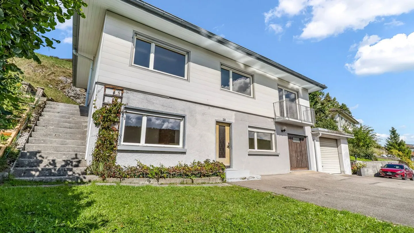 Einfamilienhaus mit 5,5 Zimmern! - Foto 1 von 13