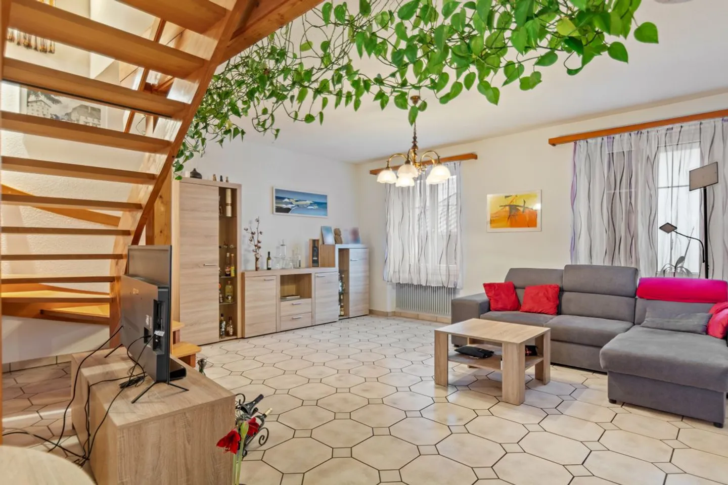 Pitched Semi-Detached House with Professional Spaces and Large Terrace - Photo 1 of 13