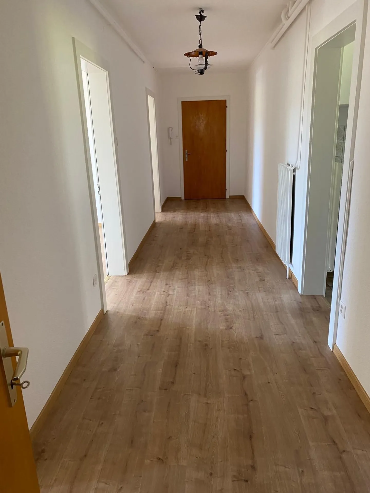 Appartamento affascinante di 4,5 stanze ristrutturato a Tramelan - Foto 5 di 11