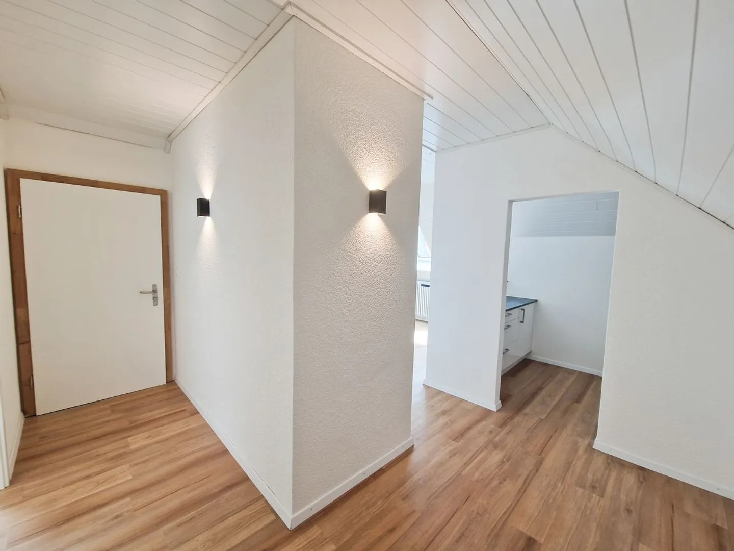 Charmant appartement mansardé de 2,5 pièces - Photo 1 of 8