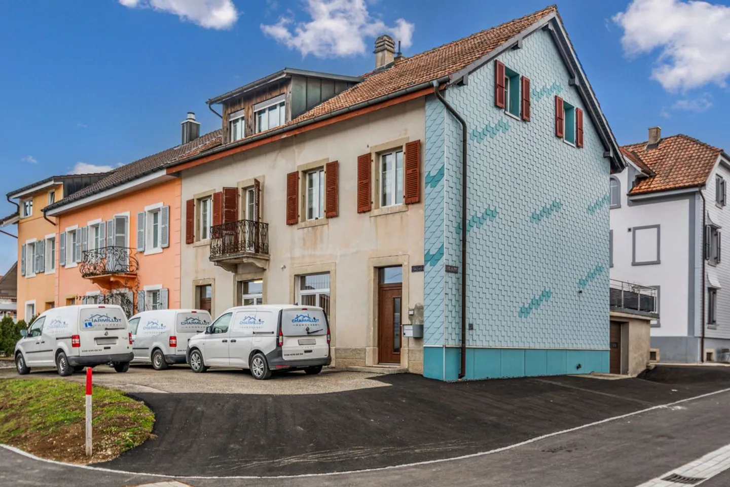 Pitched Semi-Detached House with Professional Spaces and Large Terrace - Photo 2 of 13