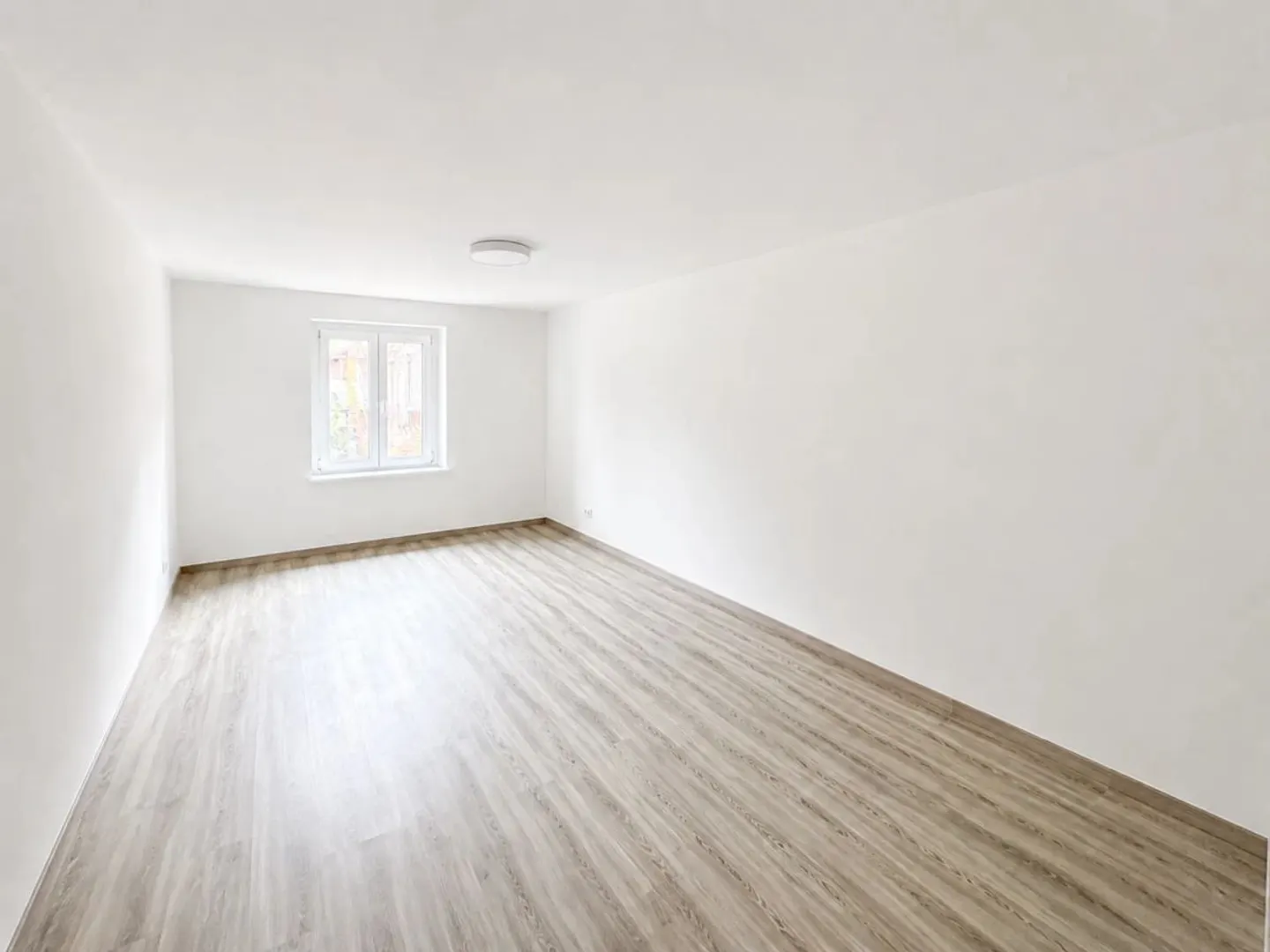 Appartement de Caractère 4.5 Pièces - Photo 2 sur 6